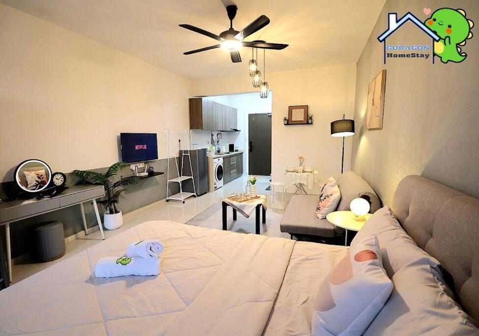 Central Park lovely cozy studio balcony by GDRAGON HomeStay