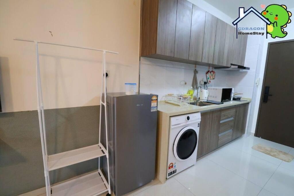 Central Park lovely cozy studio balcony by GDRAGON HomeStay