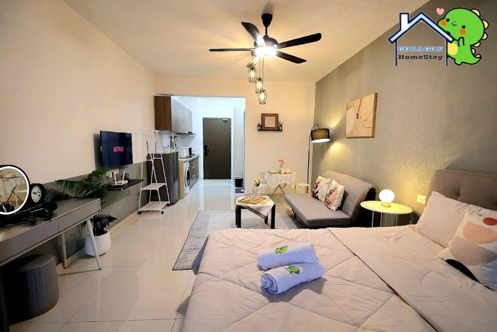 Central Park lovely cozy studio balcony by GDRAGON HomeStay