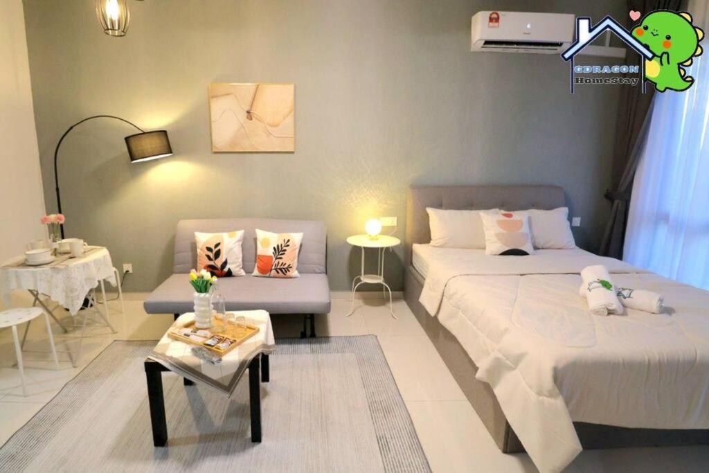 Central Park lovely cozy studio balcony by GDRAGON HomeStay