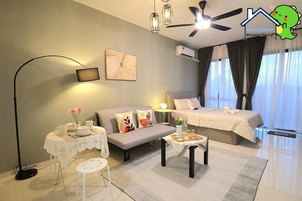 Central Park lovely cozy studio balcony by GDRAGON HomeStay