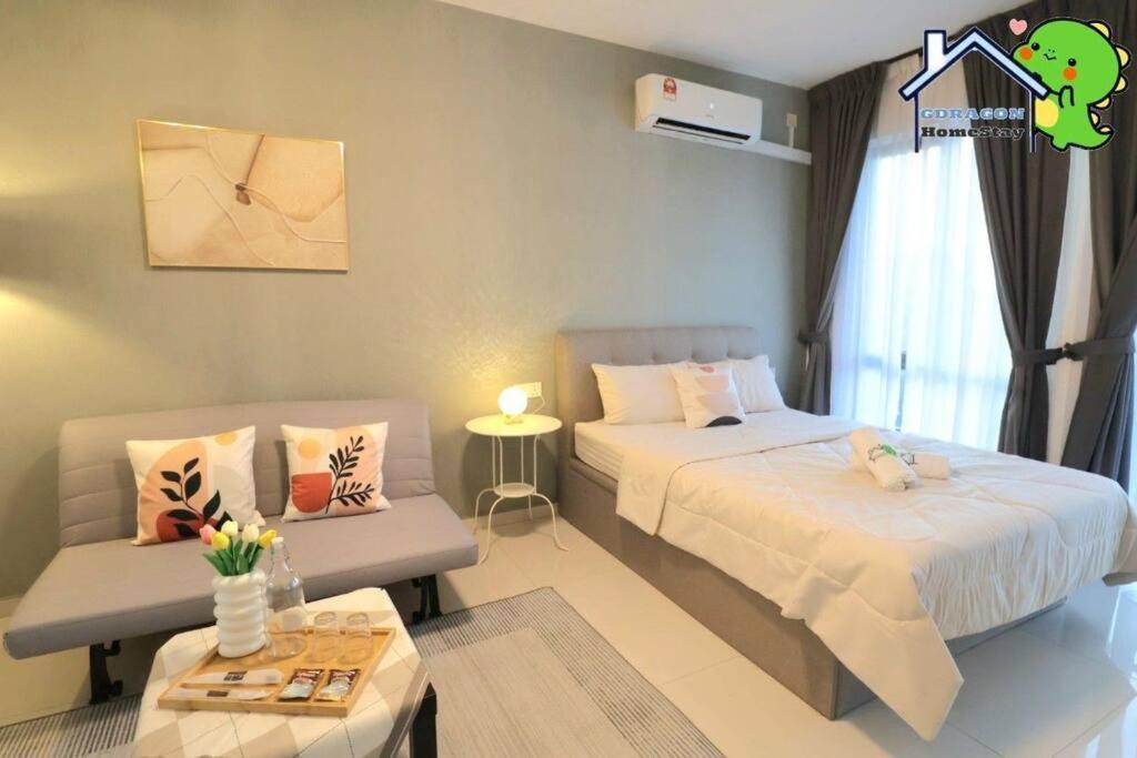 Central Park lovely cozy studio balcony by GDRAGON HomeStay
