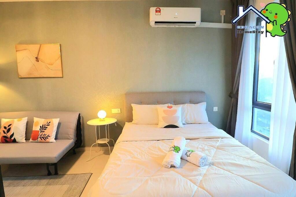 Central Park lovely cozy studio balcony by GDRAGON HomeStay