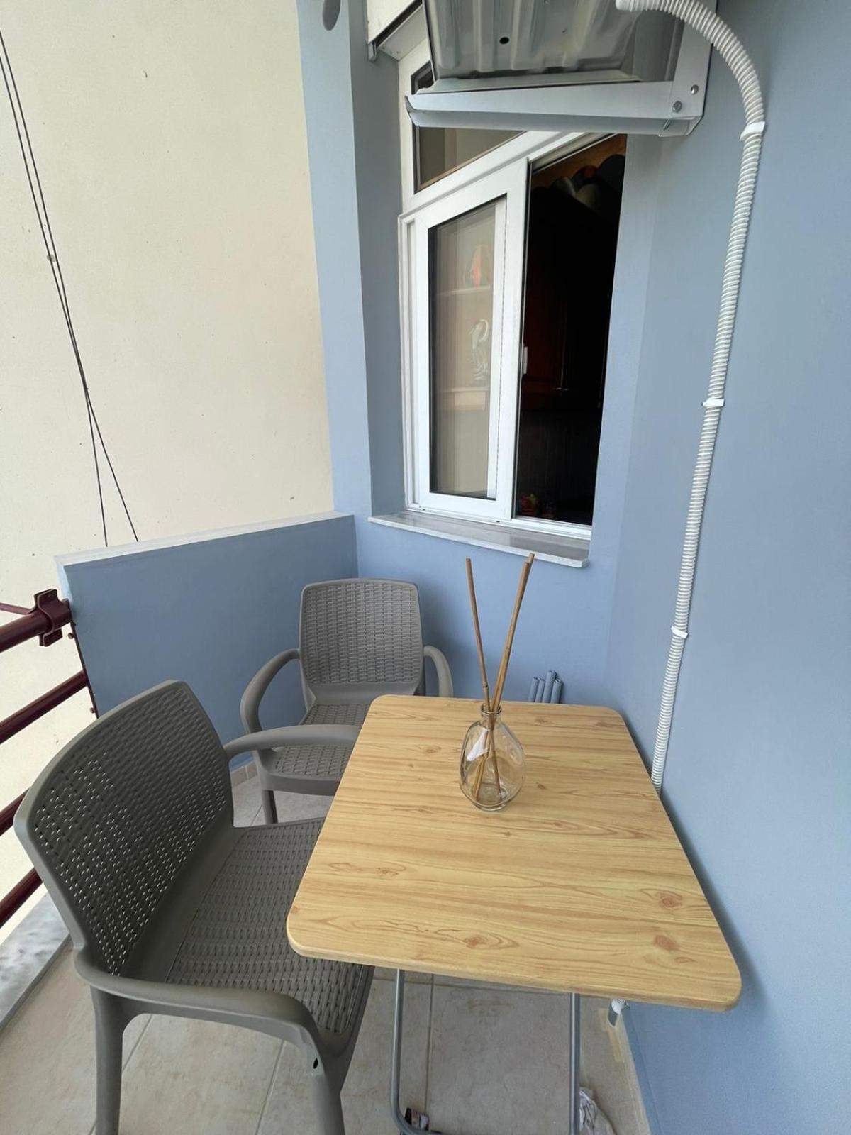 Amos Apartment