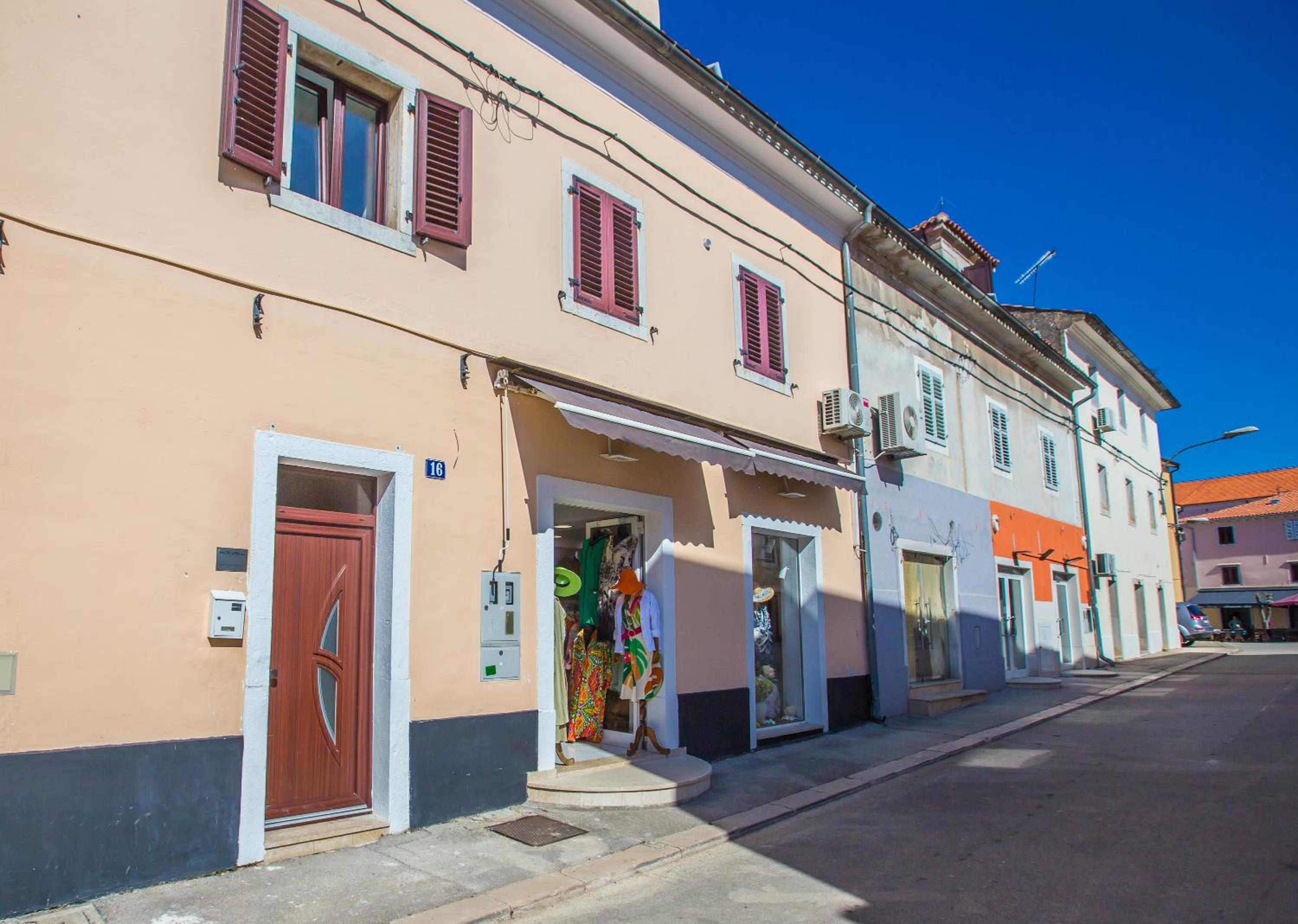 Hotel Mind apartment and rooms - Image 1