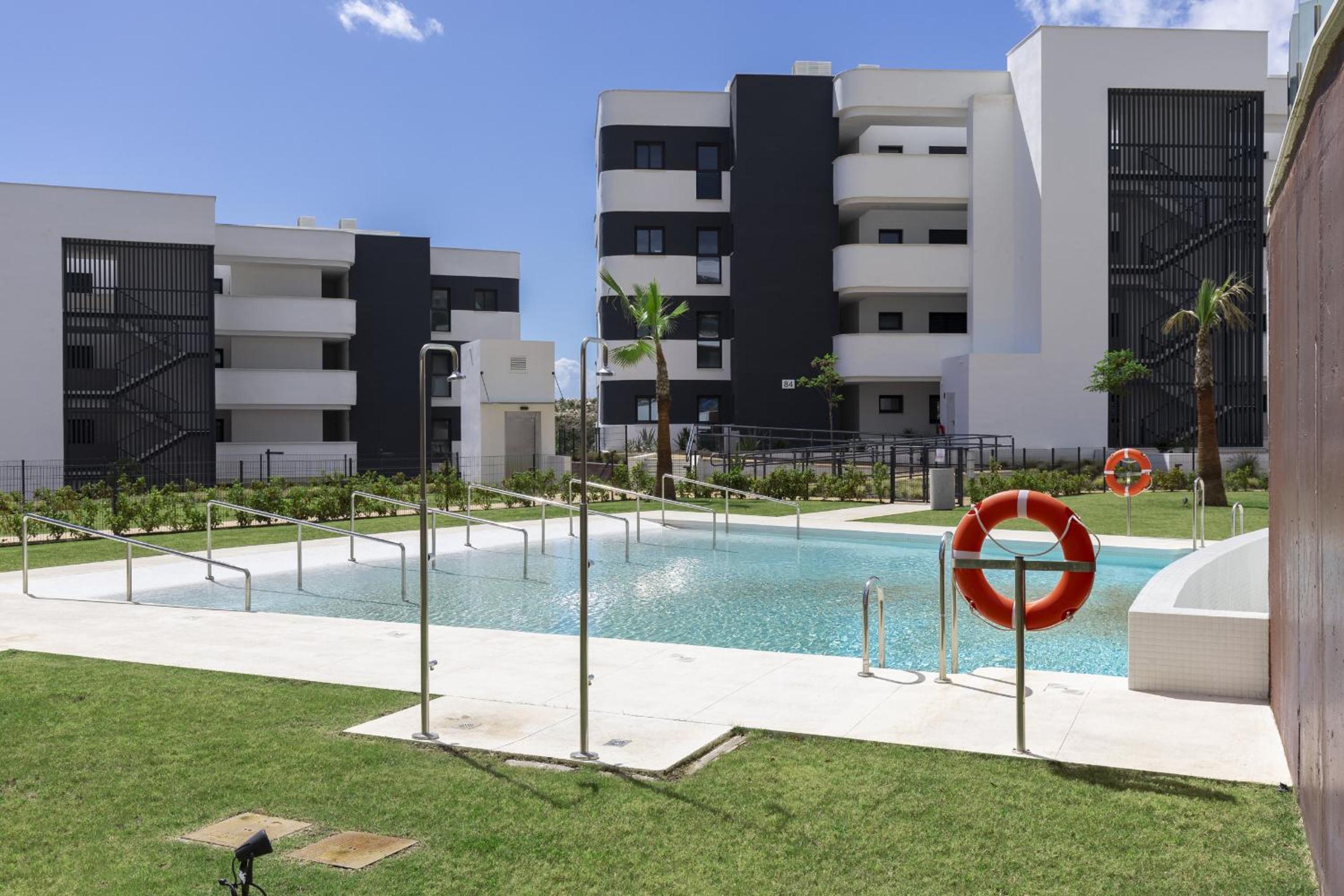 Luxury Apartment with Garden in Higueron