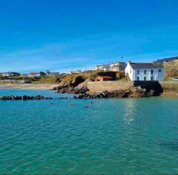 Top Floor Retreat Portmor- Sea, Beach & Balcony view 2