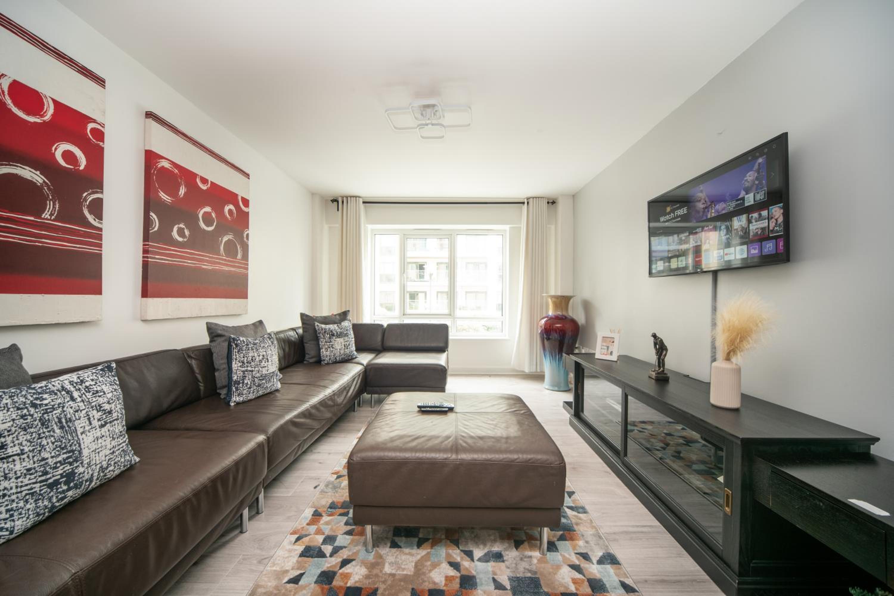 Spacious 3-Bedroom Apartment Near London Museum