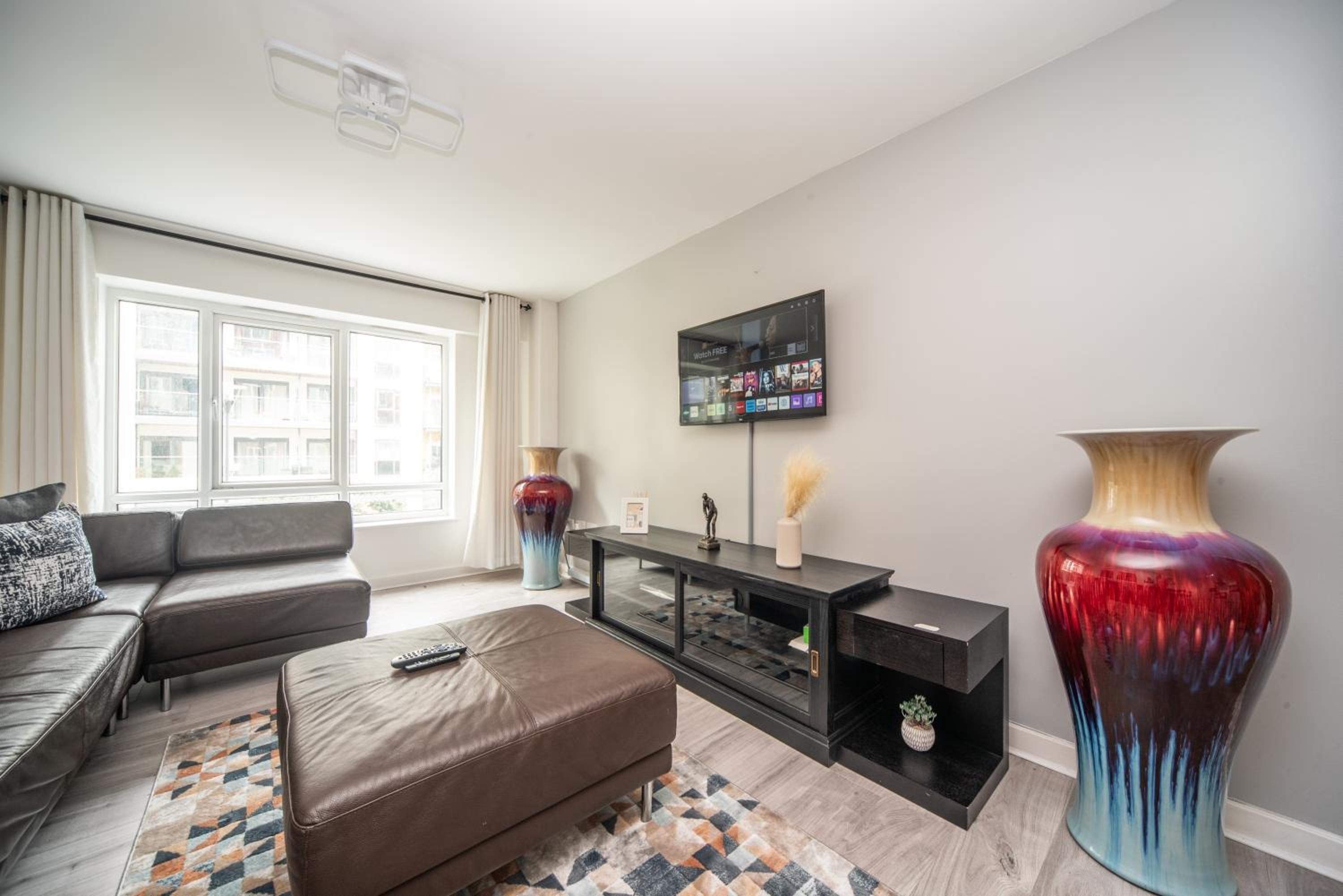 Spacious 3-Bedroom Apartment Near London Museum