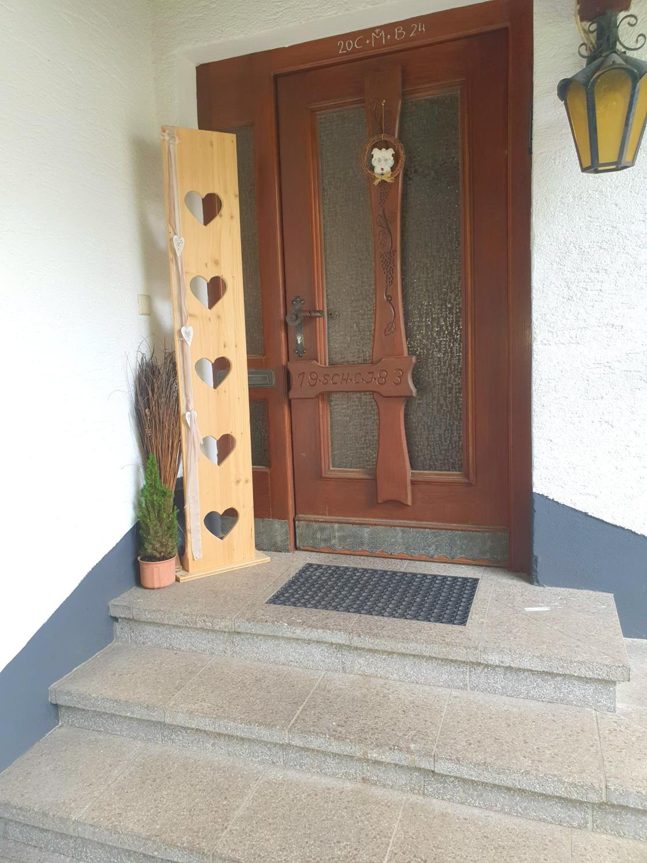 LECHUFER, 80m2, Haushälfte mit privatem Eingang, Kaminofen, Terrasse, Garten