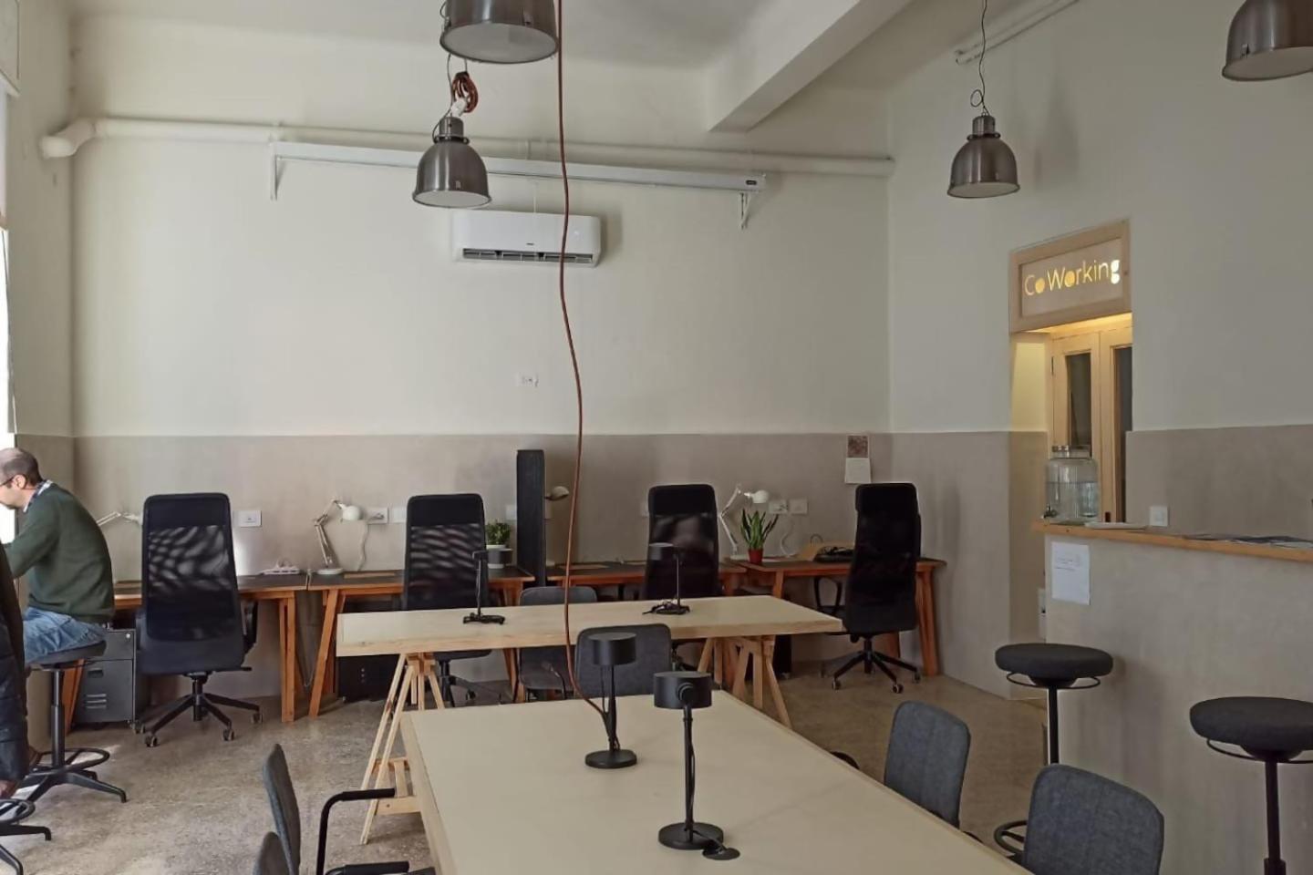 LoStabile Guesthouse & Coworking