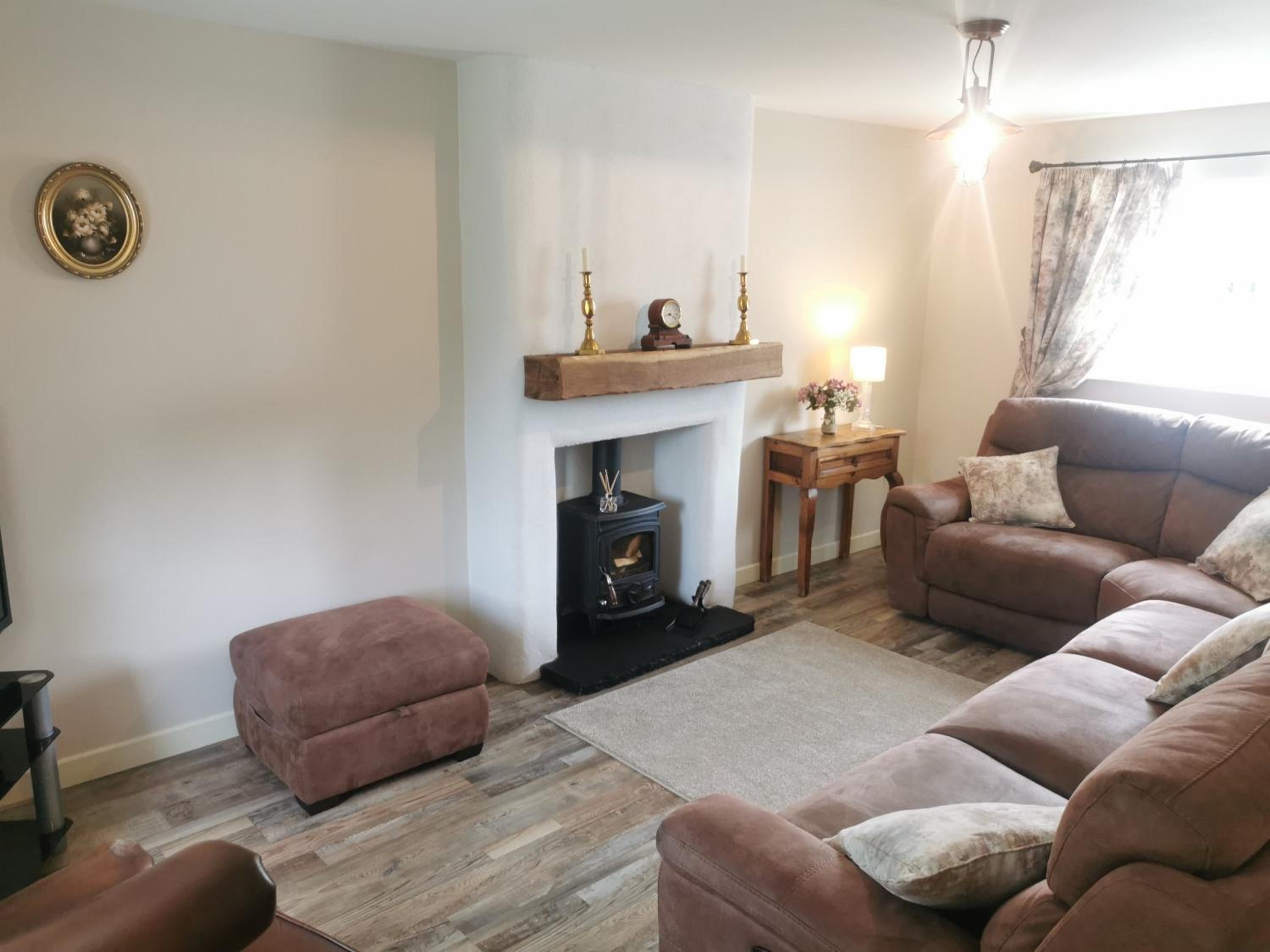 Christie's Cottage Countryside Escape with Spa view 2