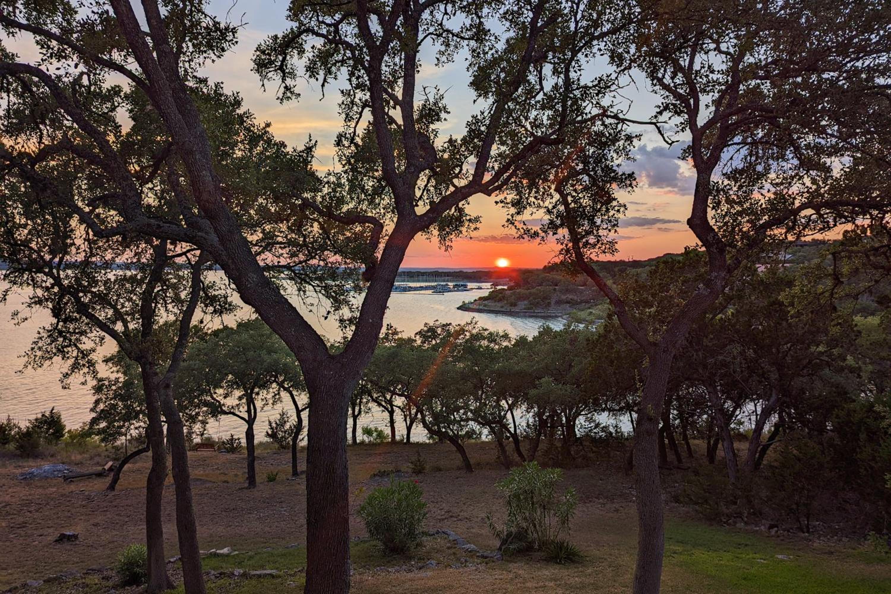 Waterfront Canyon Lake Retreat Dogs Welcome!