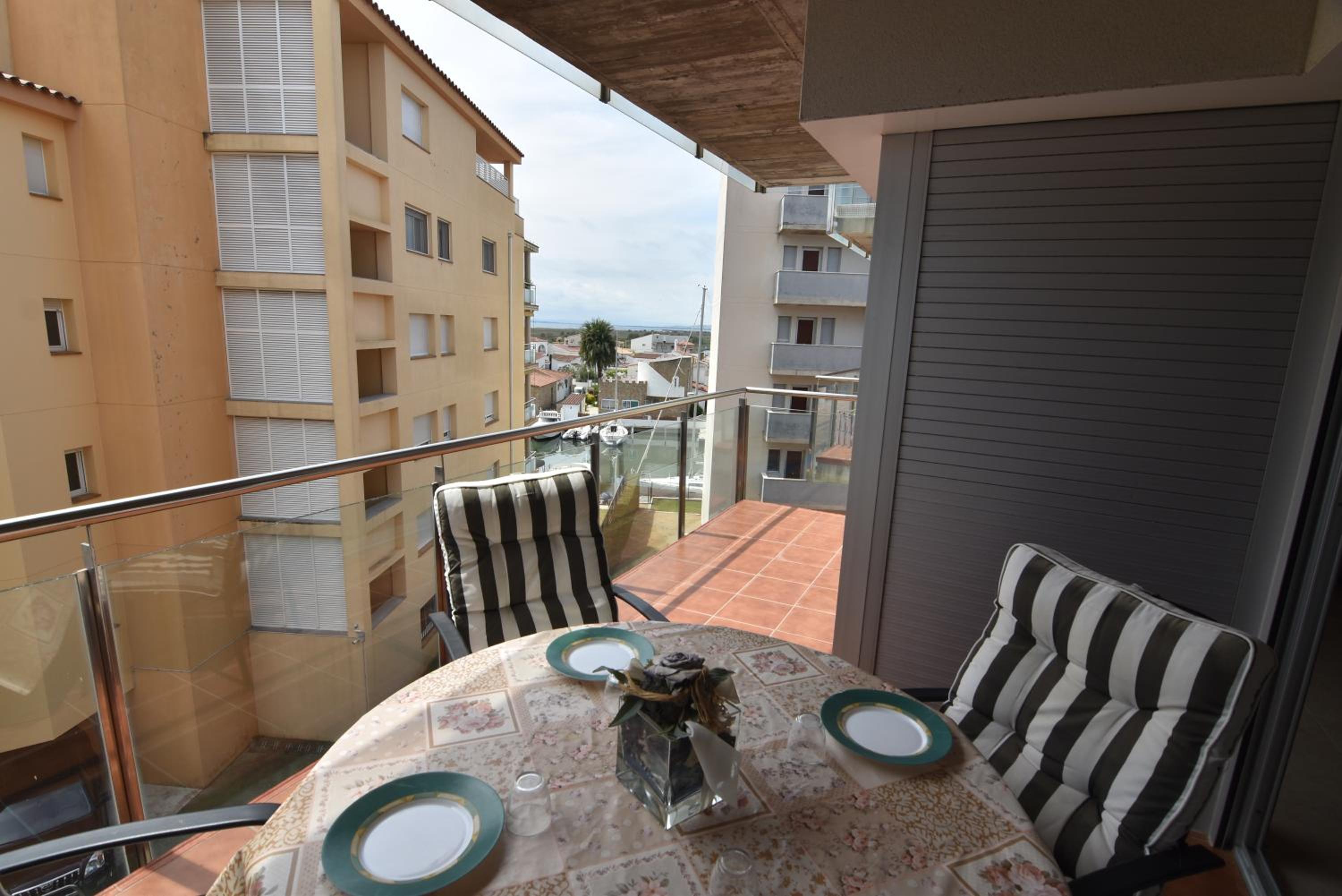 RNET - Les Marines Mestral Roses Costa Brava view 2