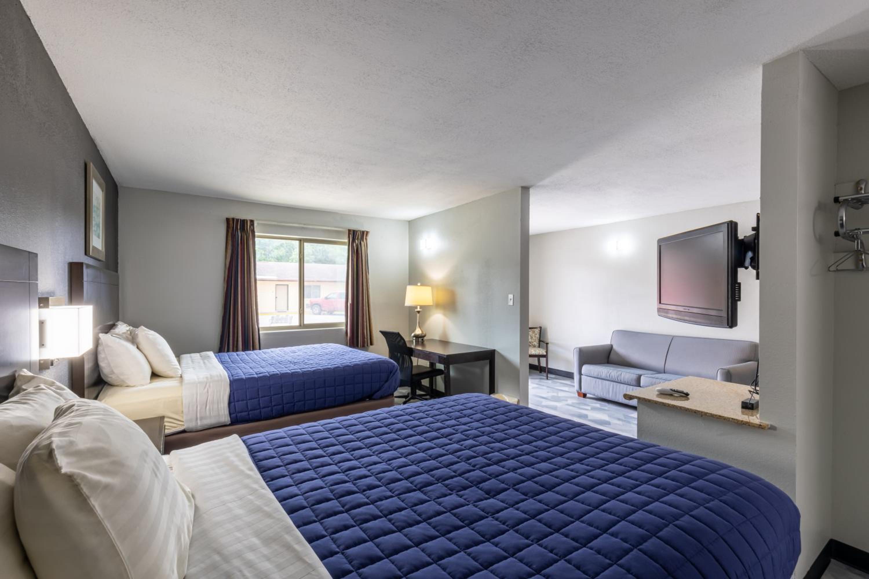 Freer Executive inn and Studios