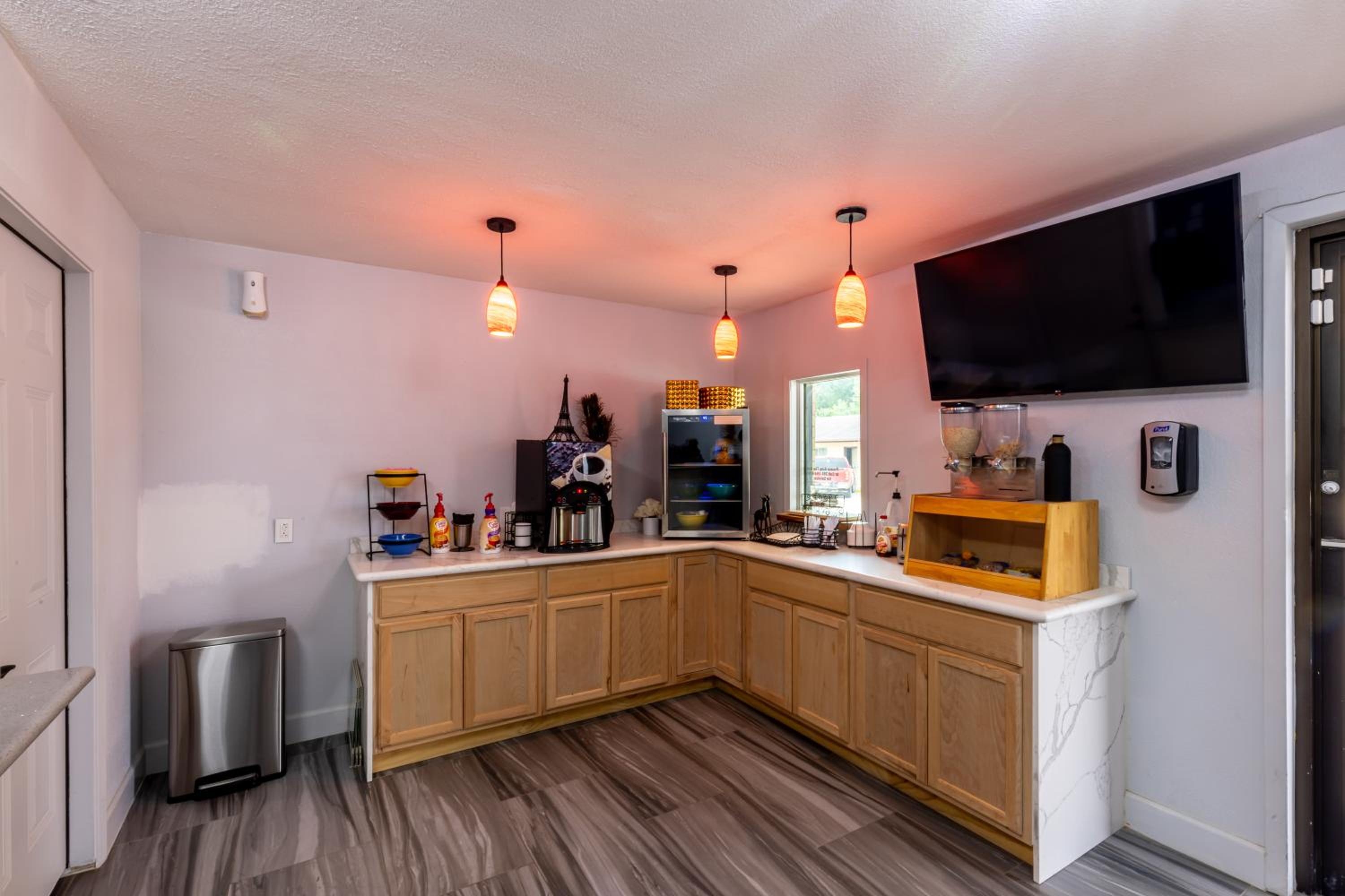 Freer Executive inn and Studios