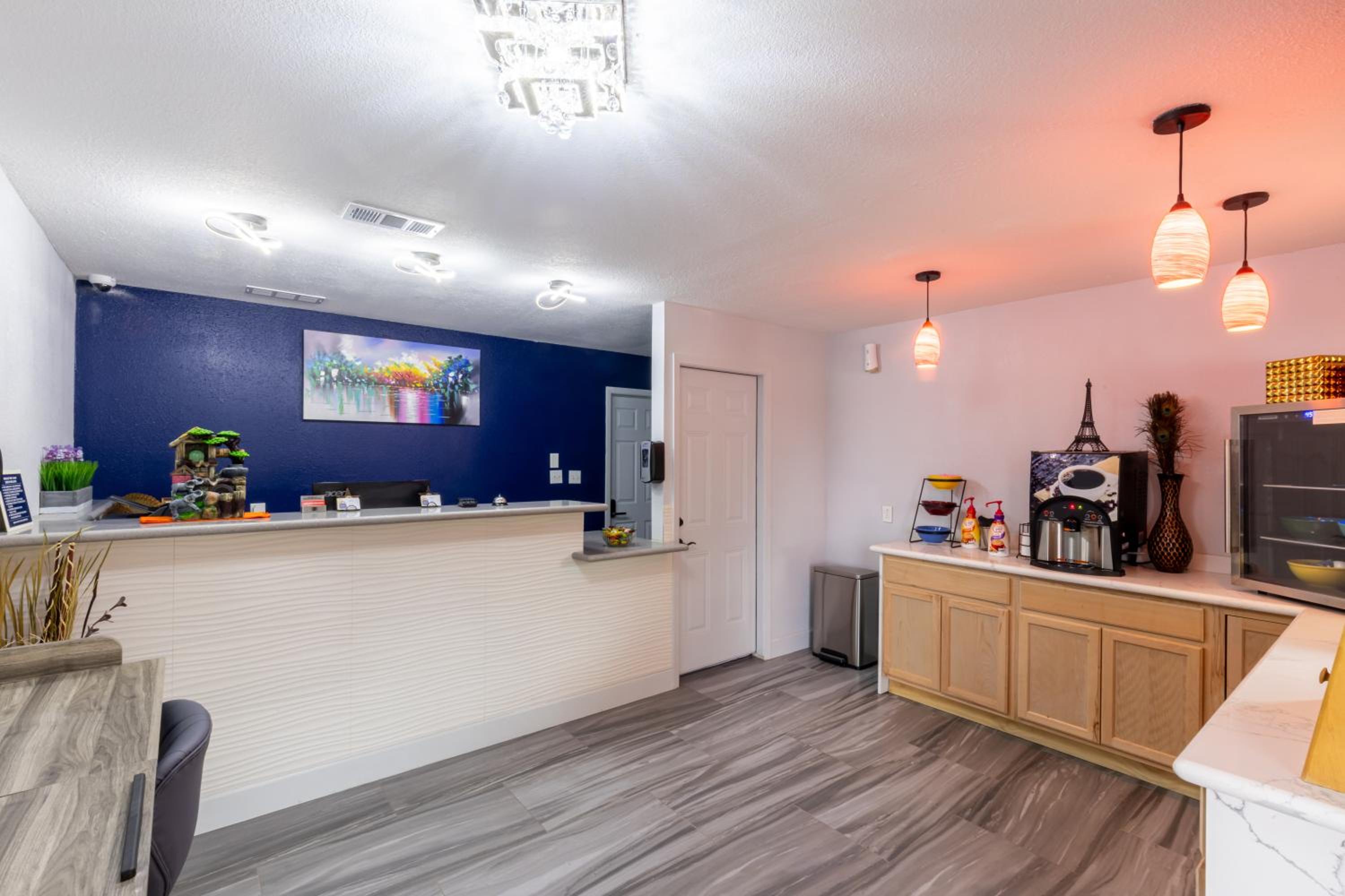 Freer Executive inn and Studios