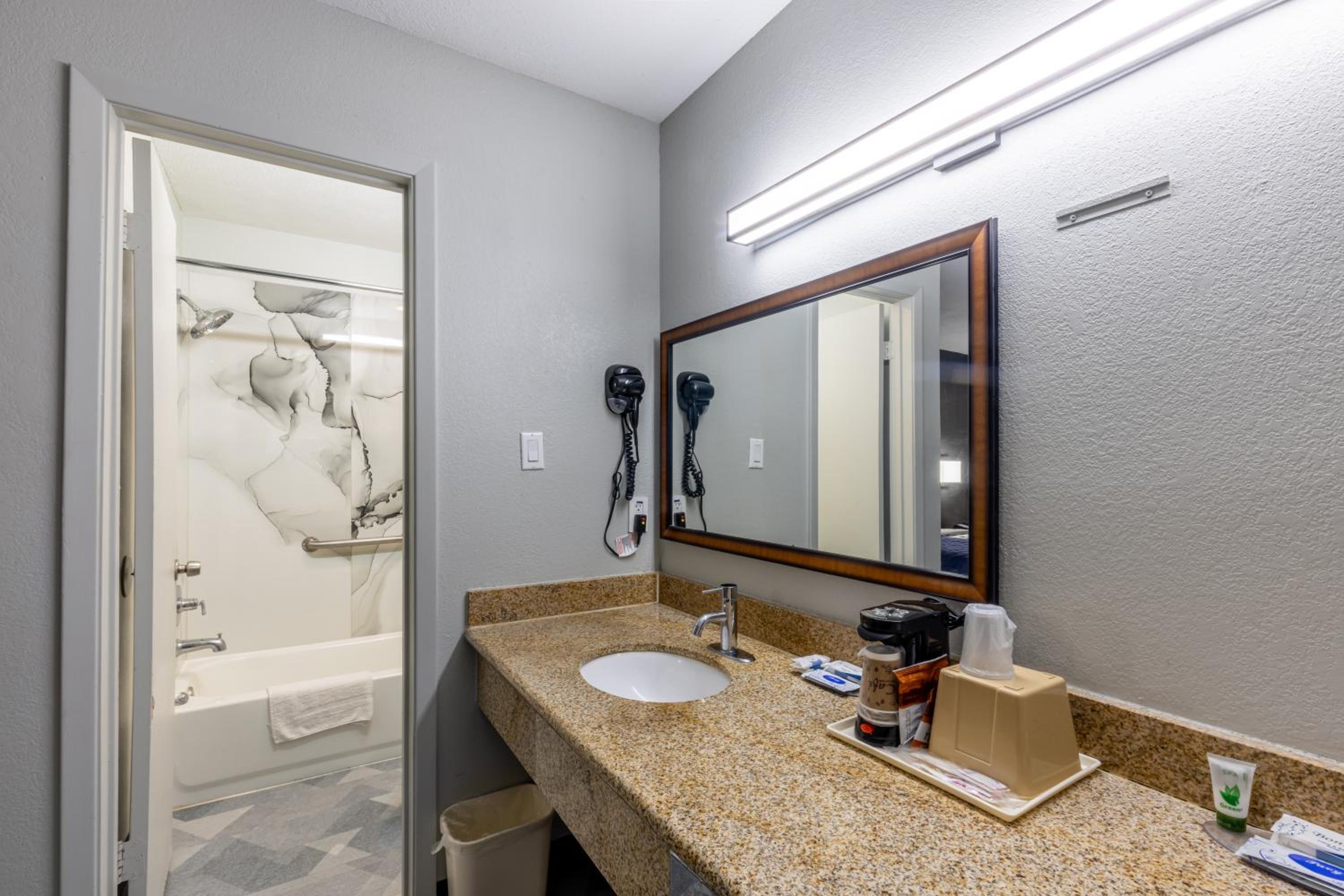 Freer Executive inn and Studios