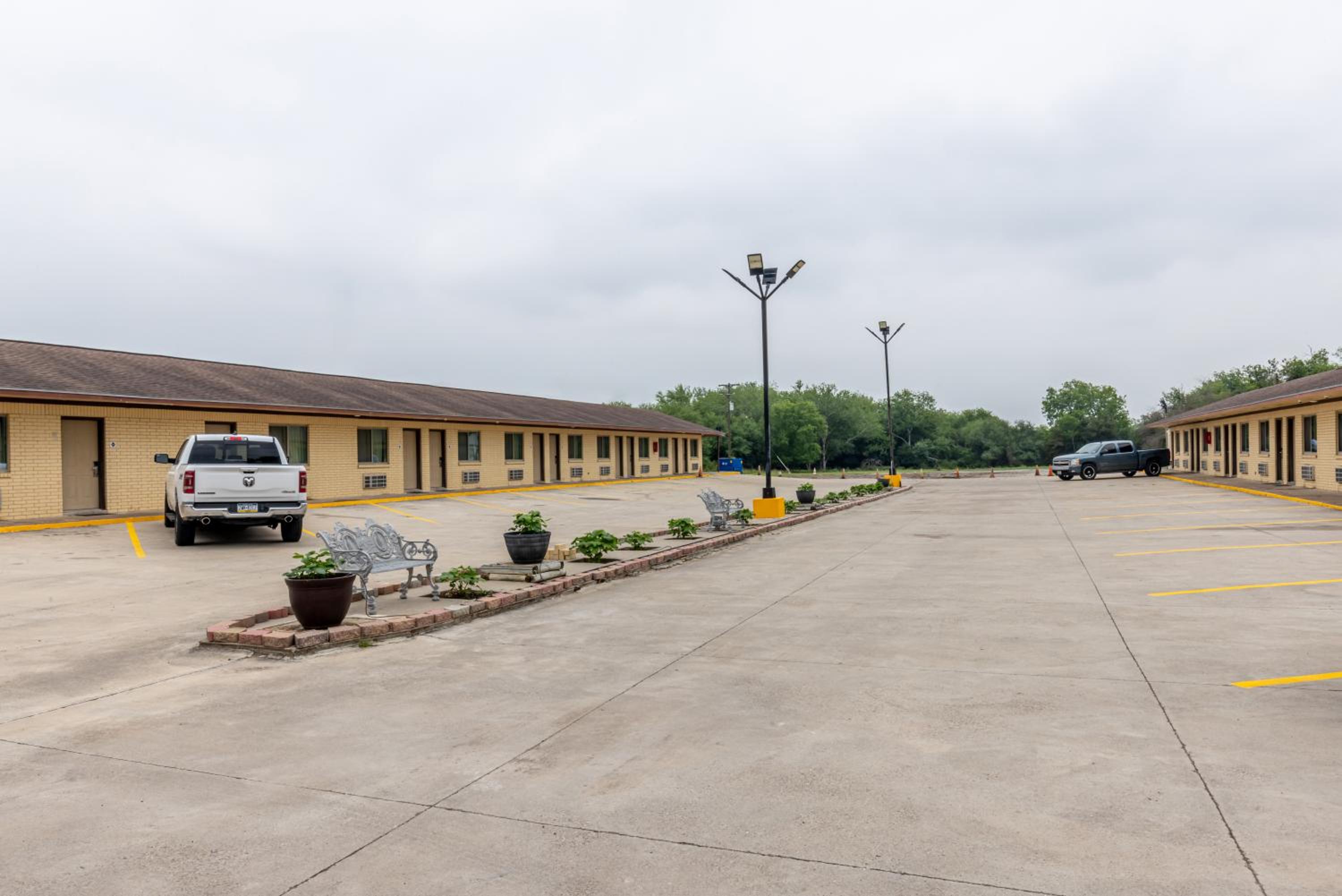 Freer Executive inn and Studios