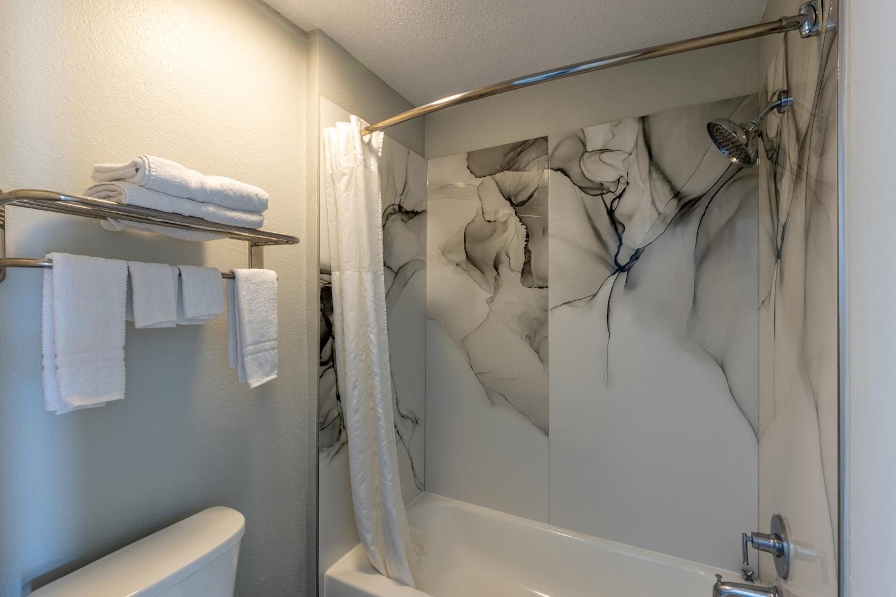 Freer Executive inn and Studios
