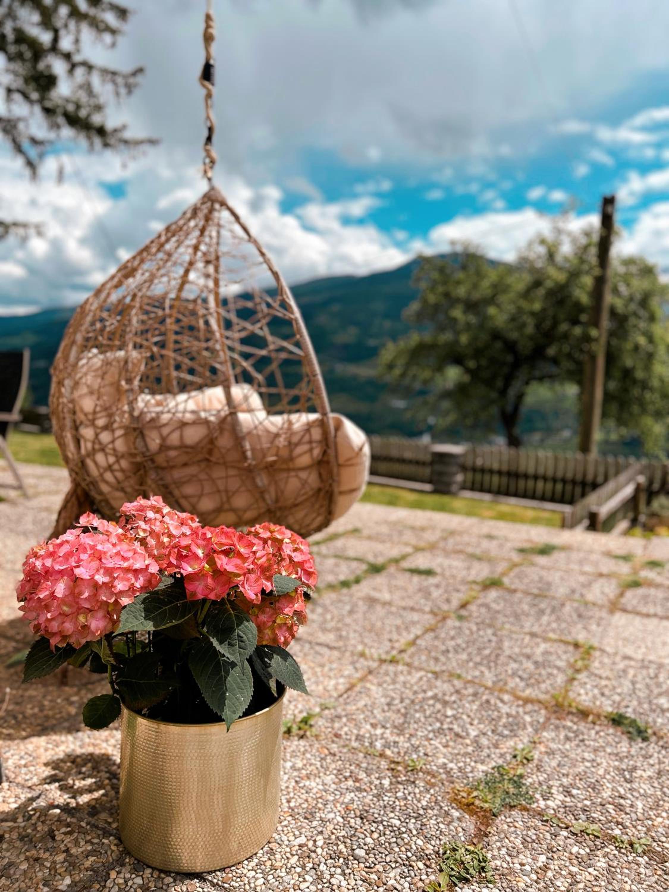 CHILLHAUS Pear Mountain by AA Holiday Homes