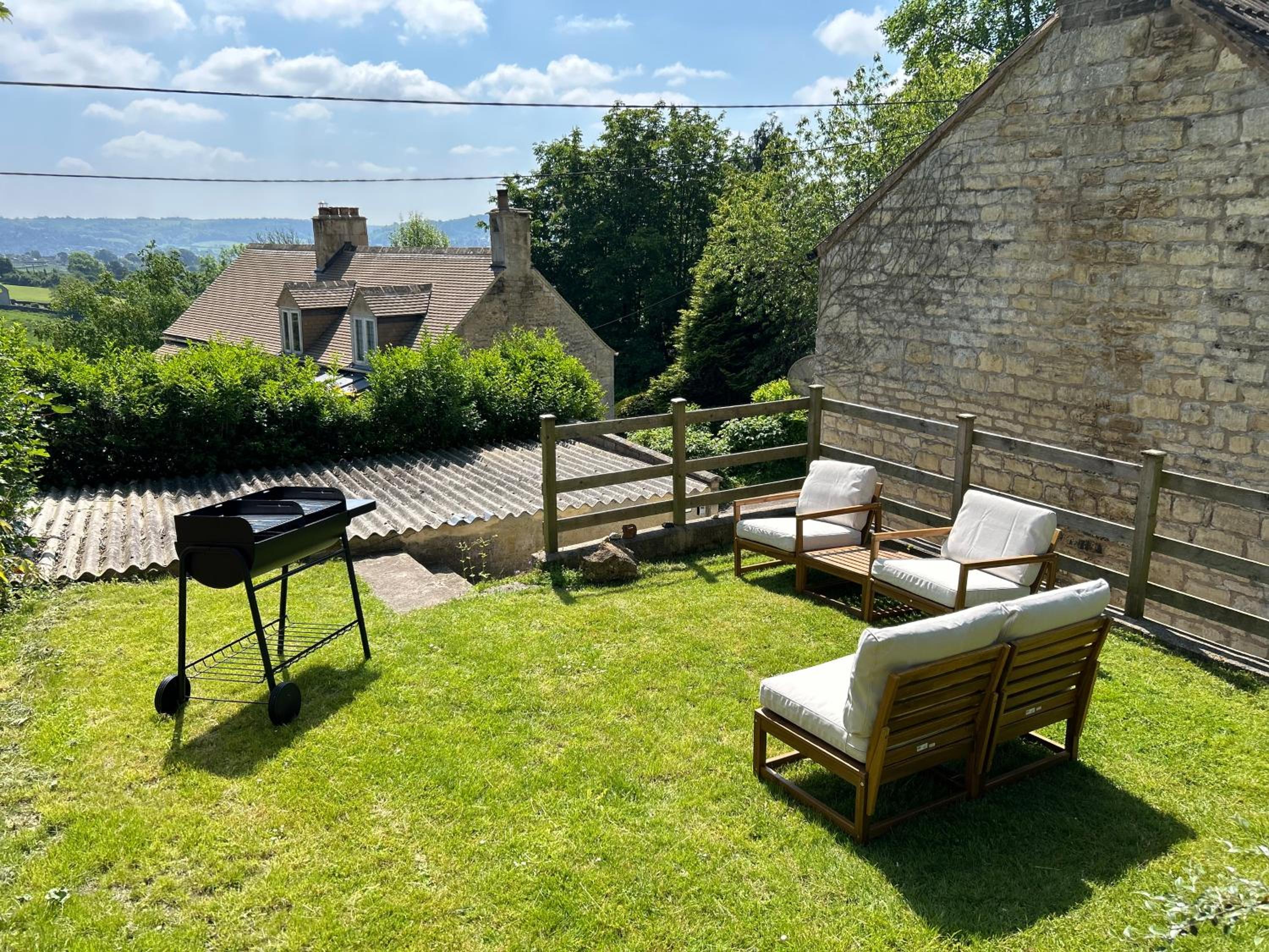 Stroud Vacations - Springbank Cottage by MaisonPro - Property Image 21