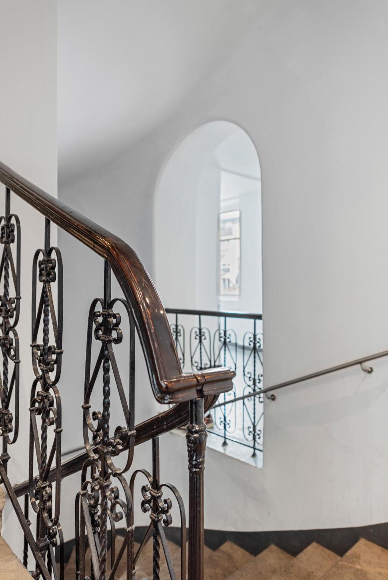 Exclusive 2 Bedroom Apartment