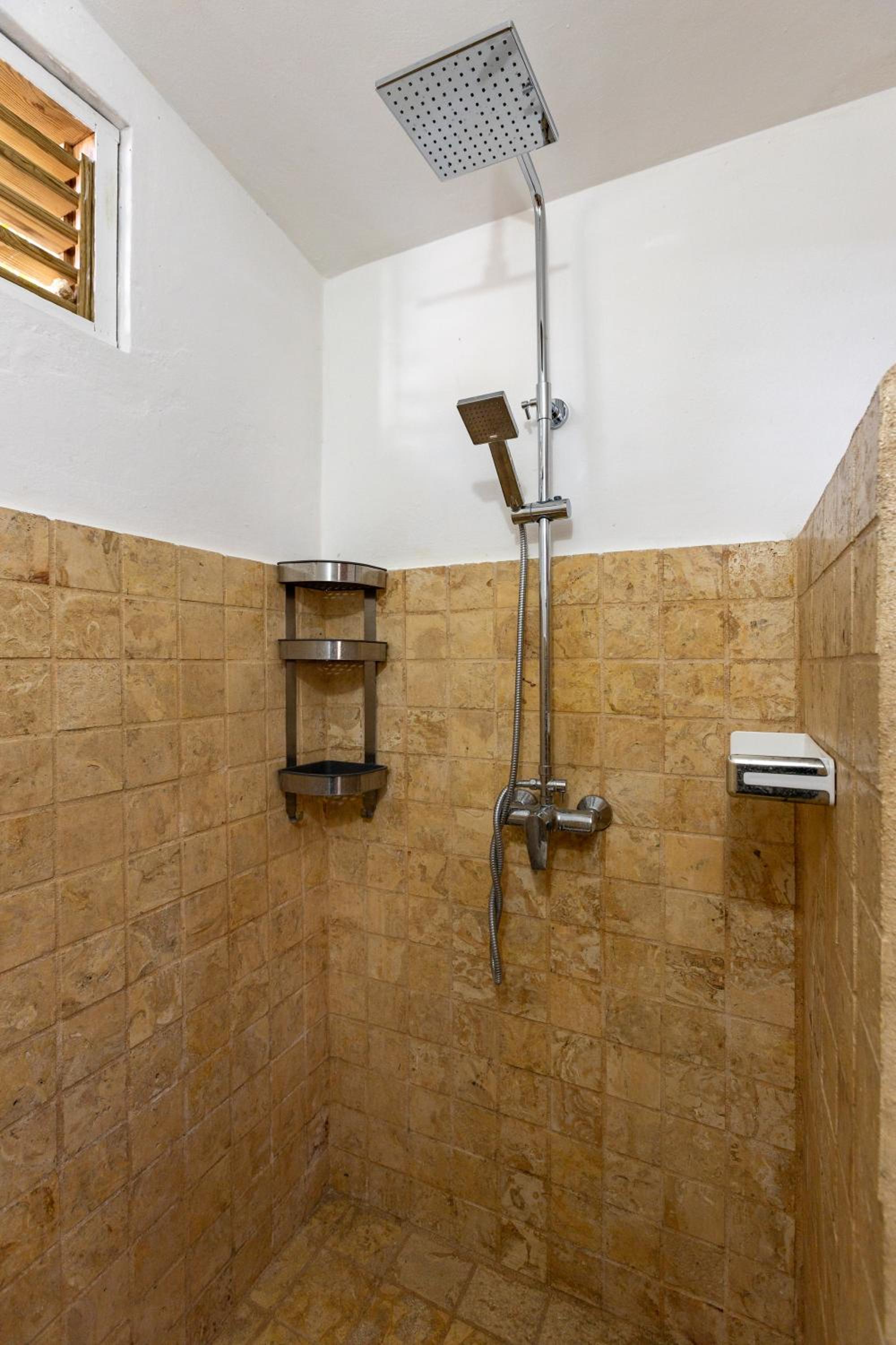 María Juana, Hostal Las terrenas