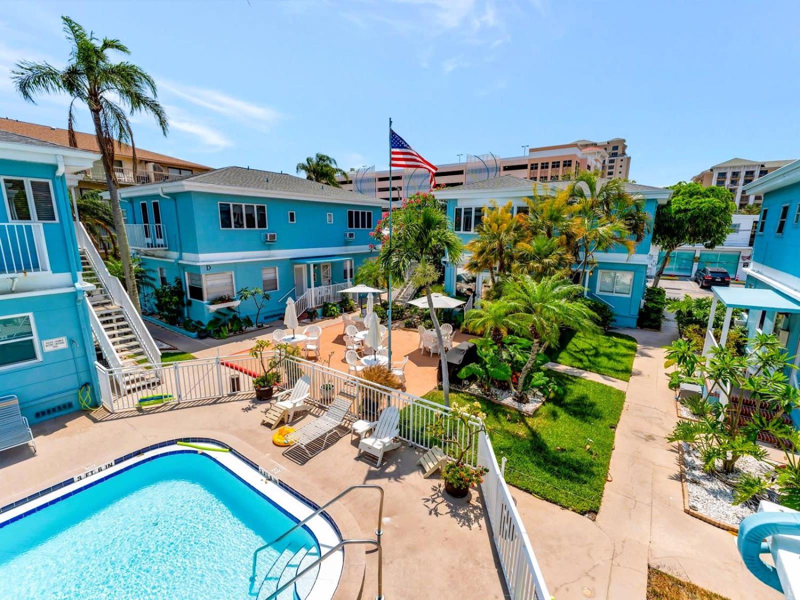 The Boho Waterview w Balcony BBQ & Heated Pool
