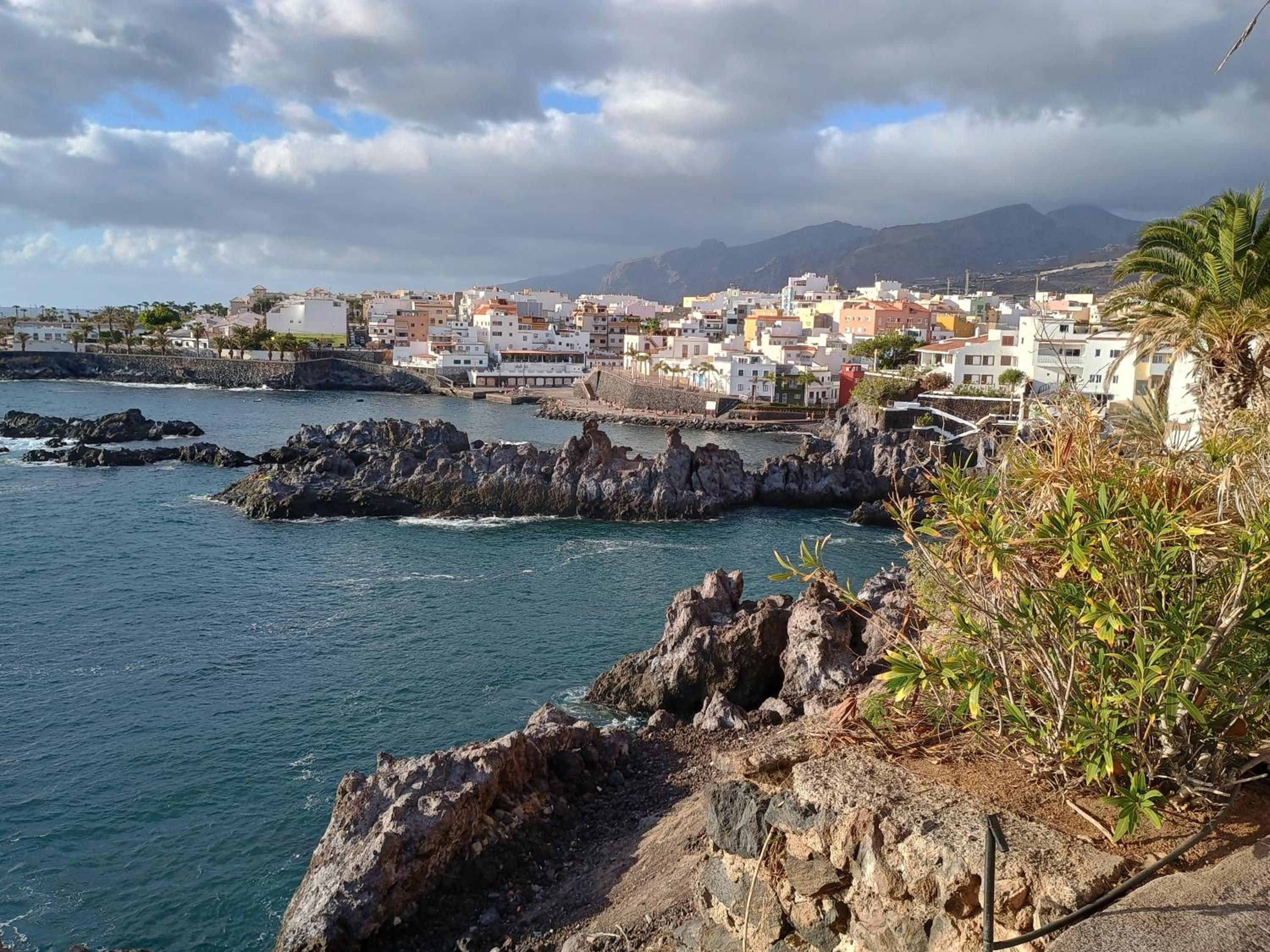 ALCAVISTA - garage, AC, 350m to ocean, tv channels, sunsets and La Gomera view from balcony view 2