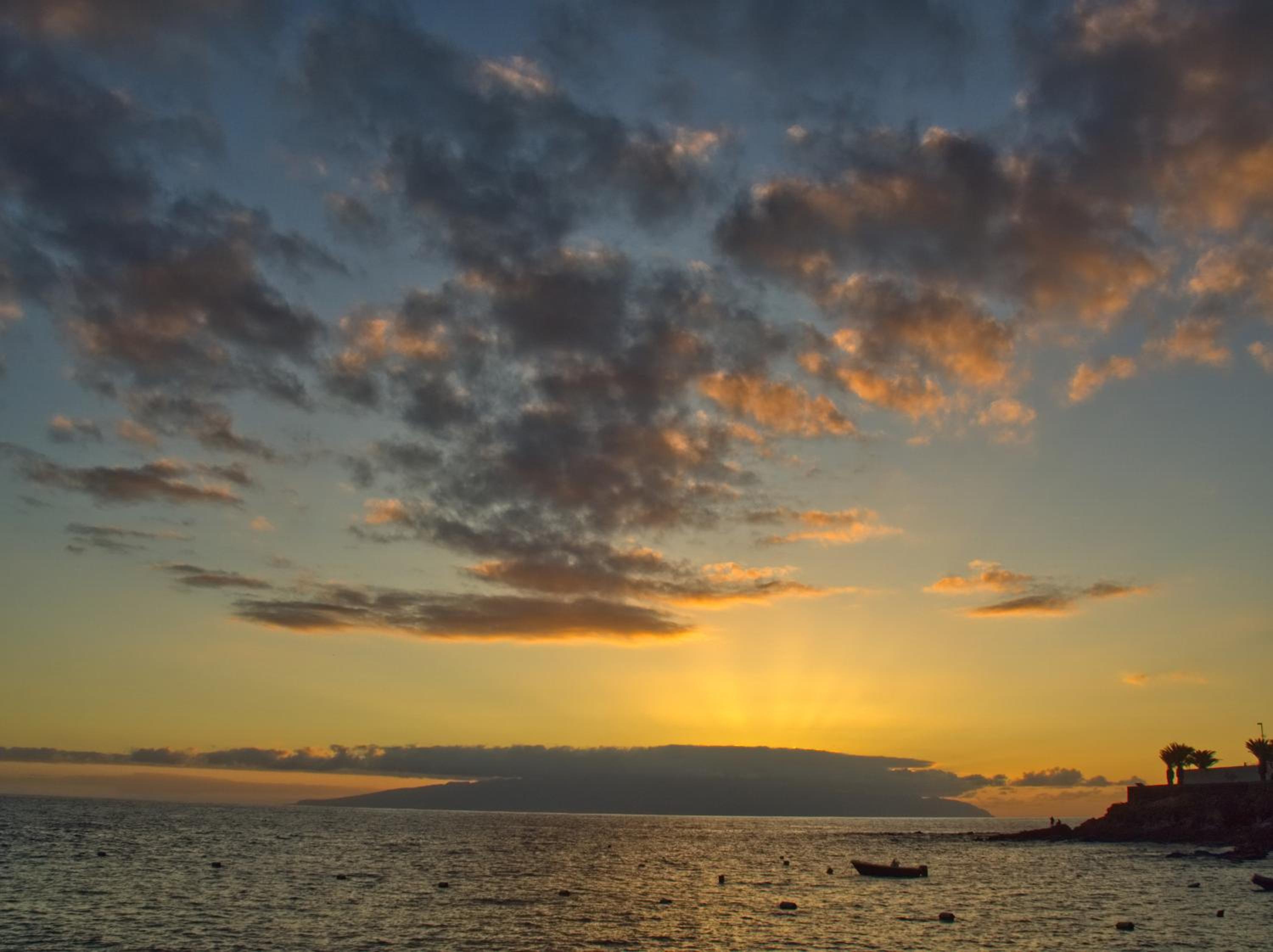 ALCAVISTA - garage, AC, 350m to ocean, tv channels, sunsets and La Gomera view from balcony view 4