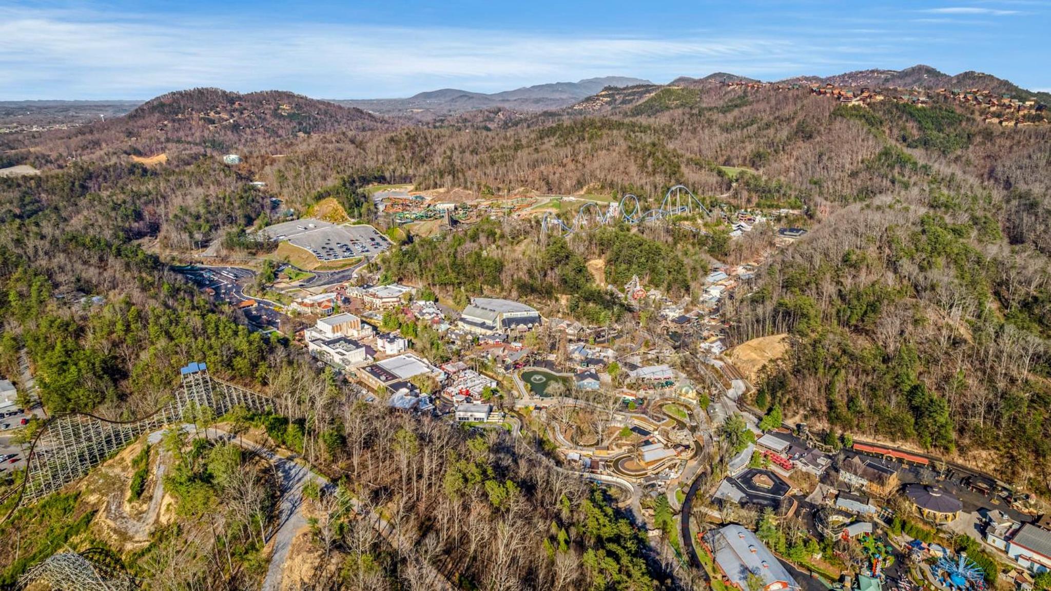Pinecrest Townhomes-Two Units-Dollywood-Renovated