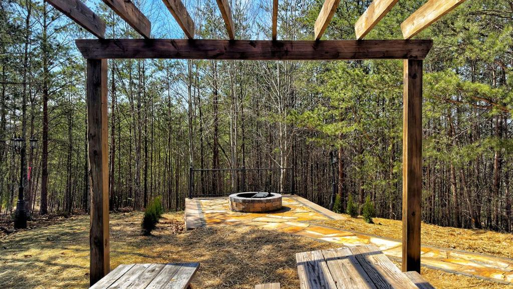 Pinecrest Townhomes-Two Units-Dollywood-Renovated