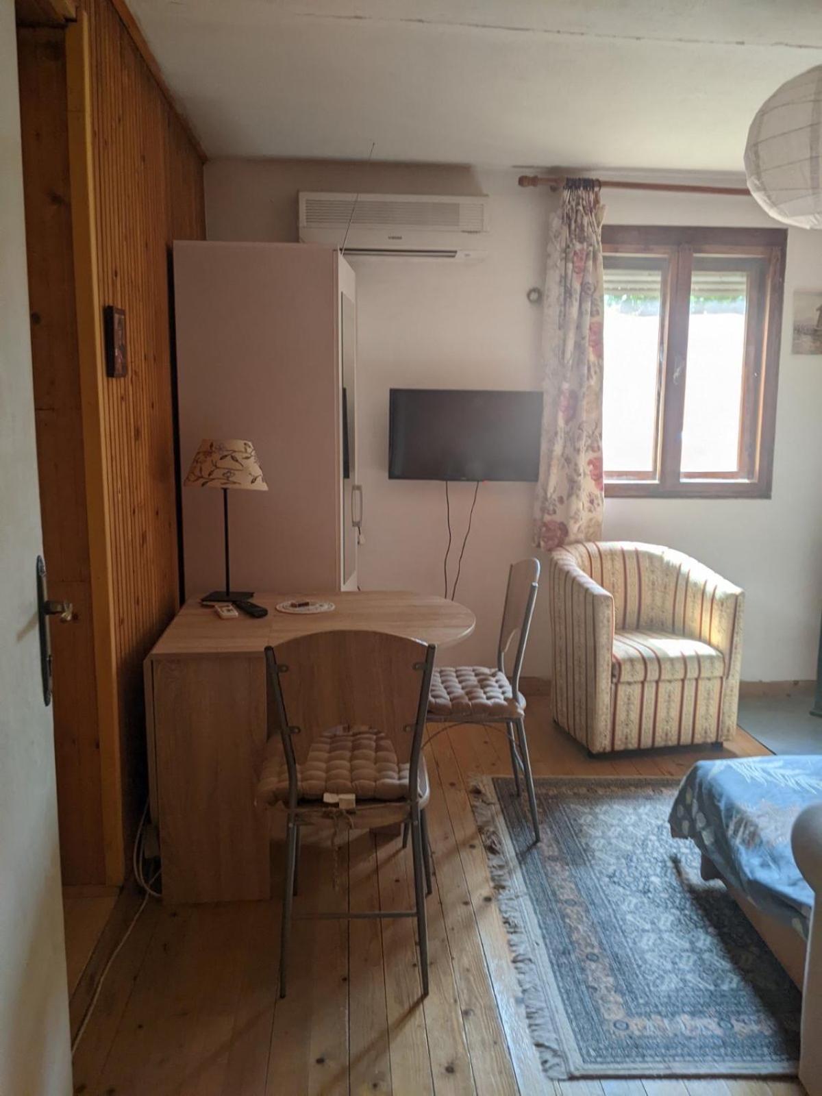Charming Vacation House view 5