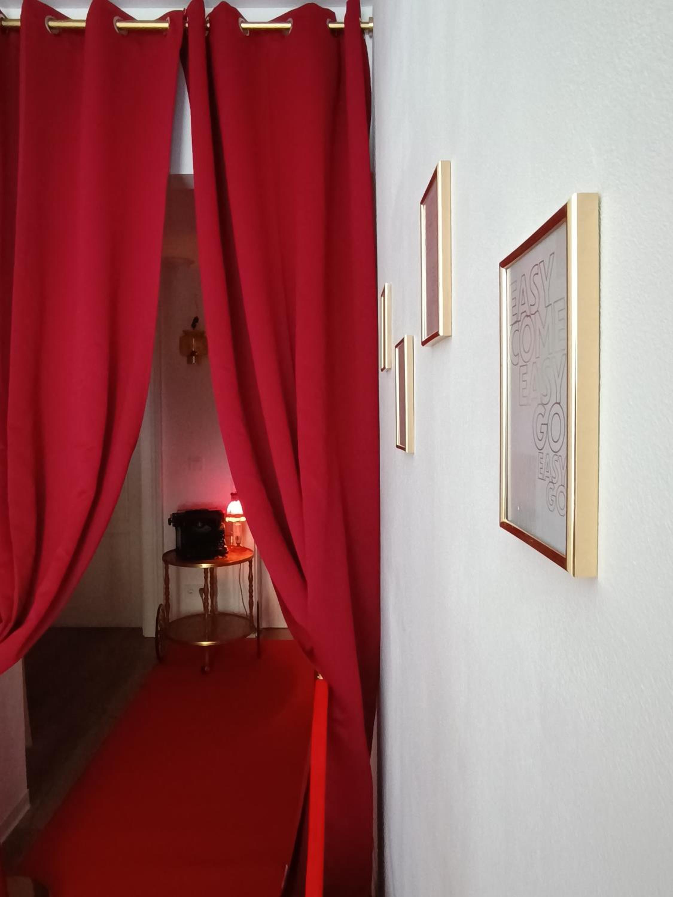 FILMAP-Apartments-Zentrale Lage-Boxspringbett-Beamer-Popcorn-gratis Parkplatz