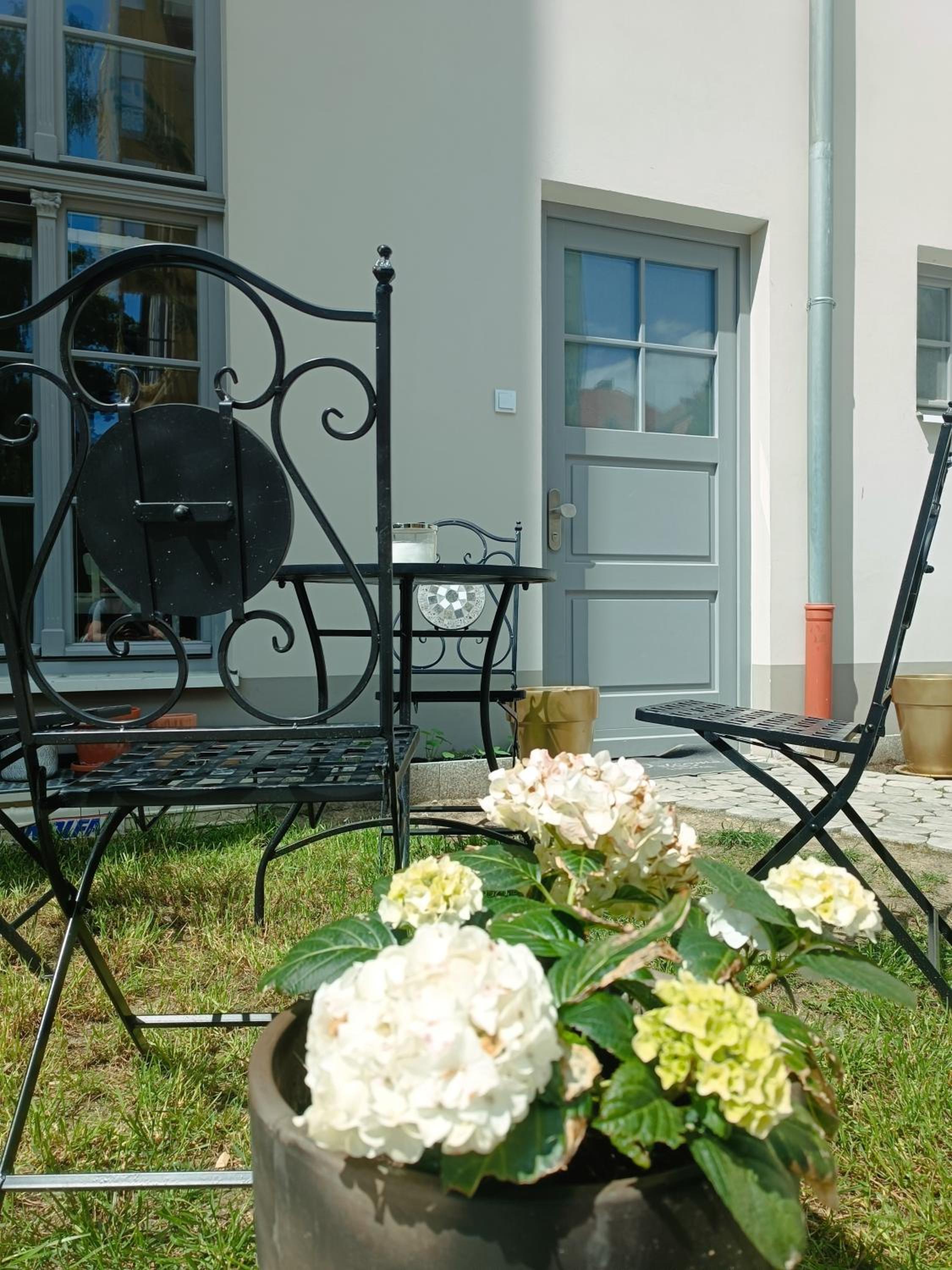 FILMAP-Apartments-Zentrale Lage-Boxspringbett-Beamer-Popcorn-gratis Parkplatz