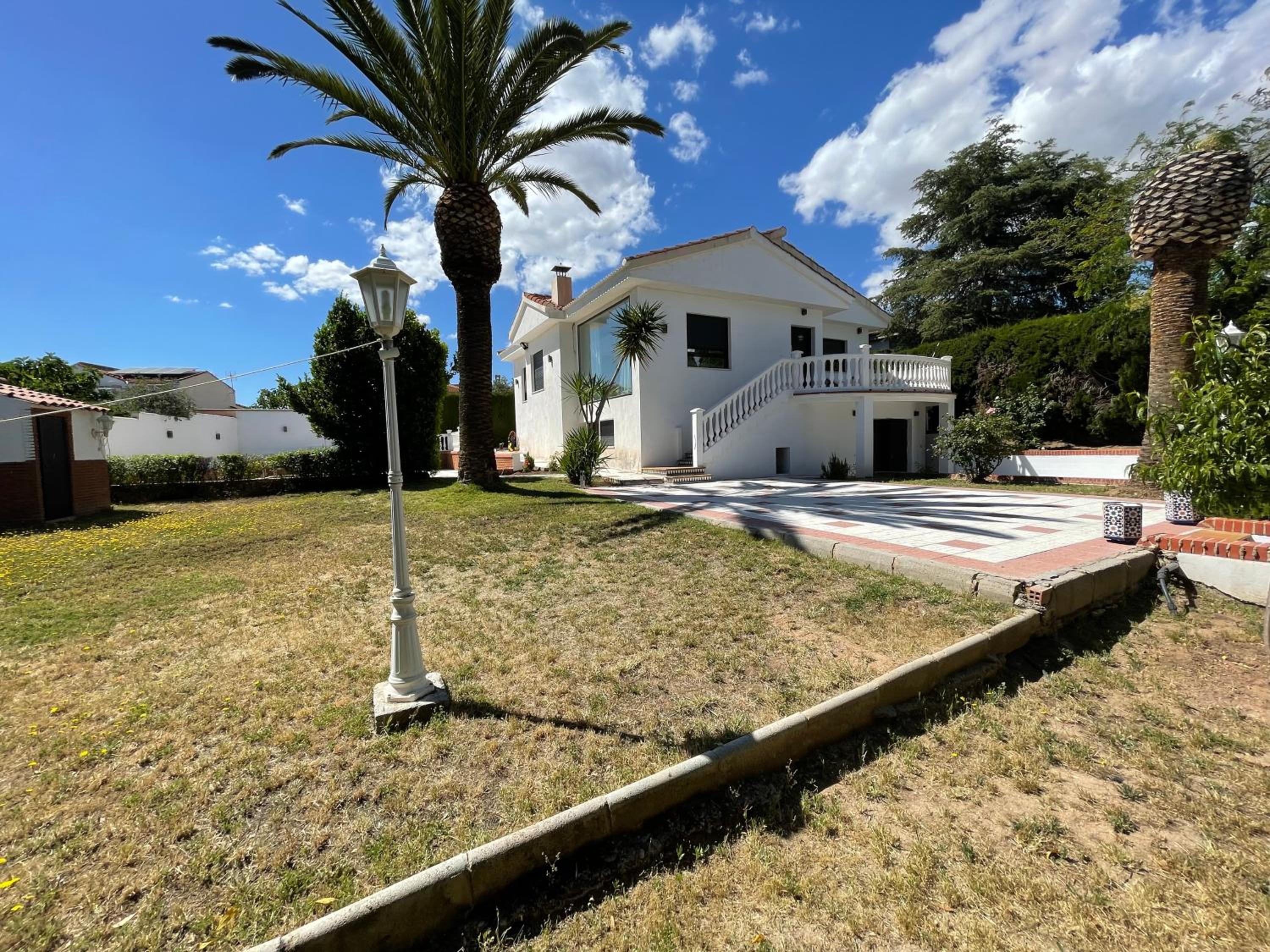 VILLA EXCLUSIVA con Piscina, Jardín y Barbacoa