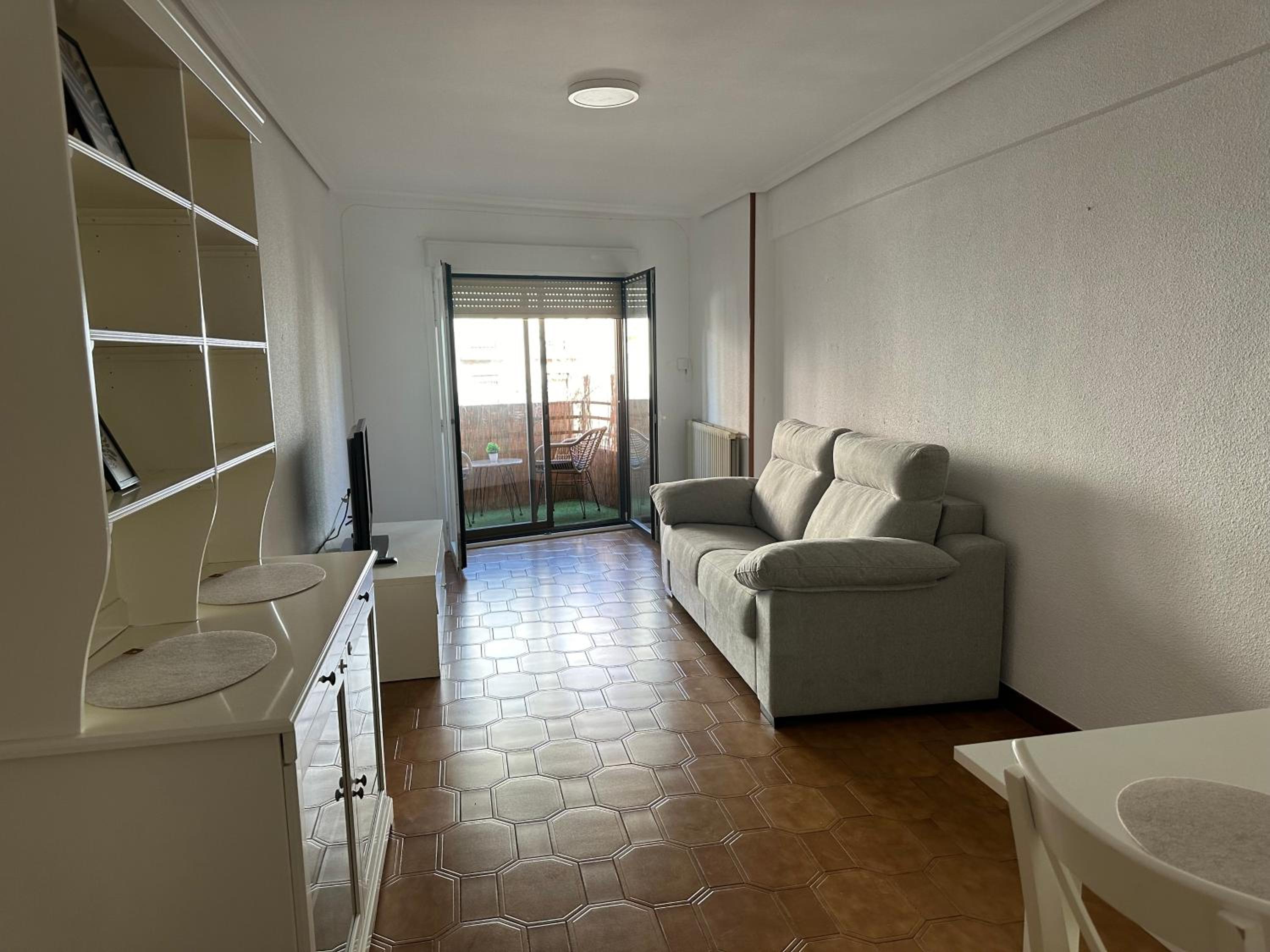 Apartamento Bretón de los Herreros con TERRAZA
