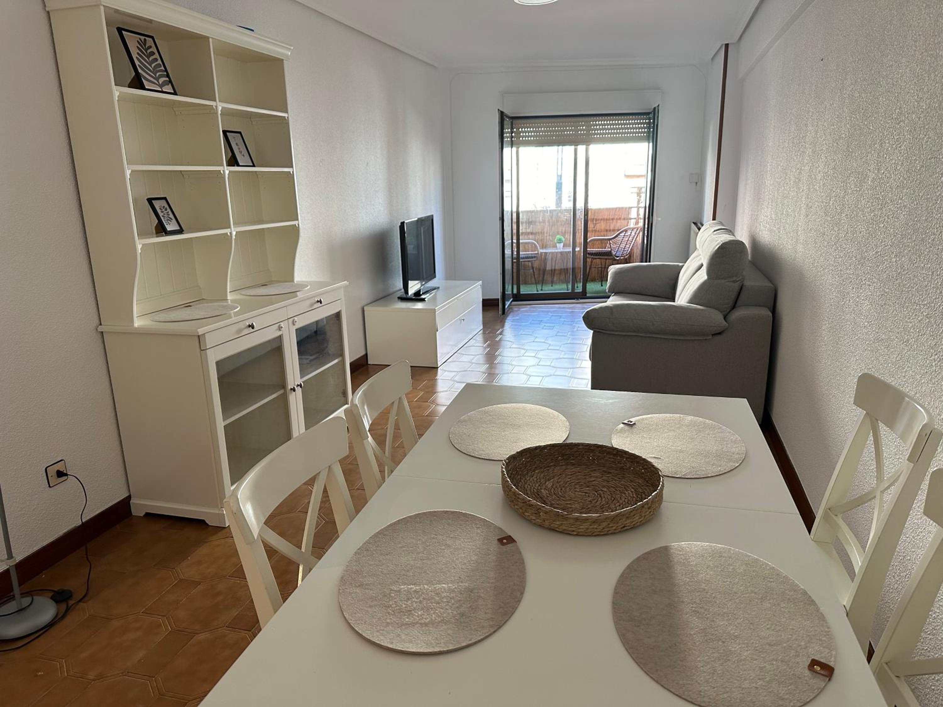 Apartamento Bretón de los Herreros con TERRAZA