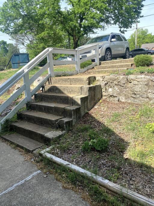 Convenient Riverside Retreat!