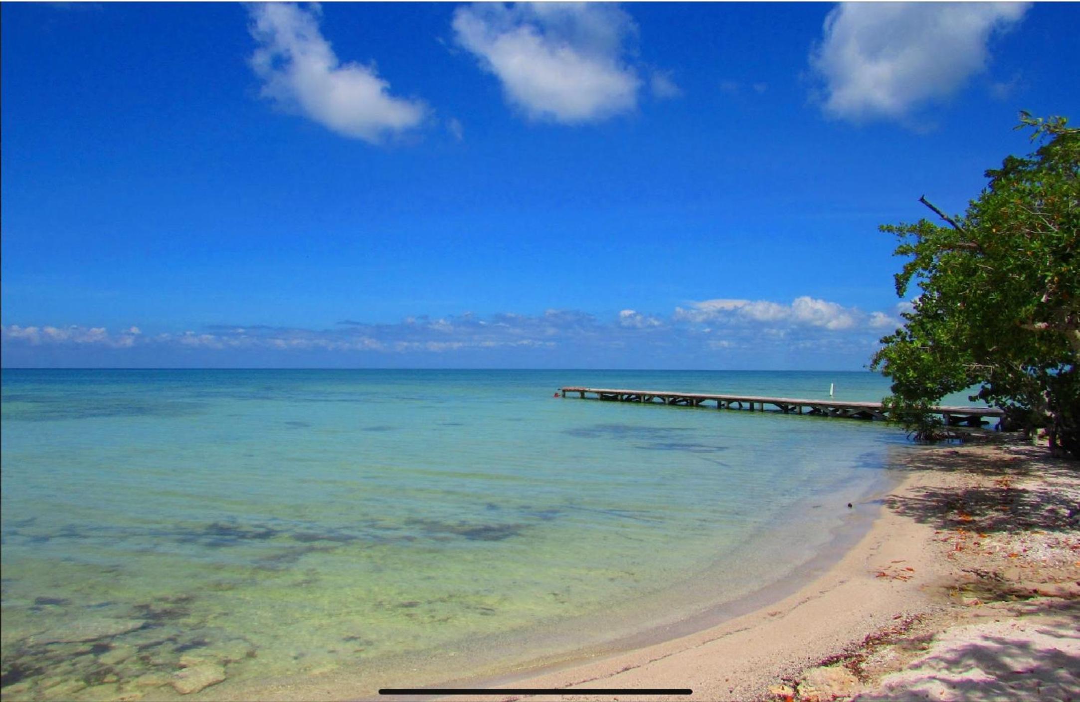 Seafront Caribbean Tropical Luxurious Home in Sarteneja