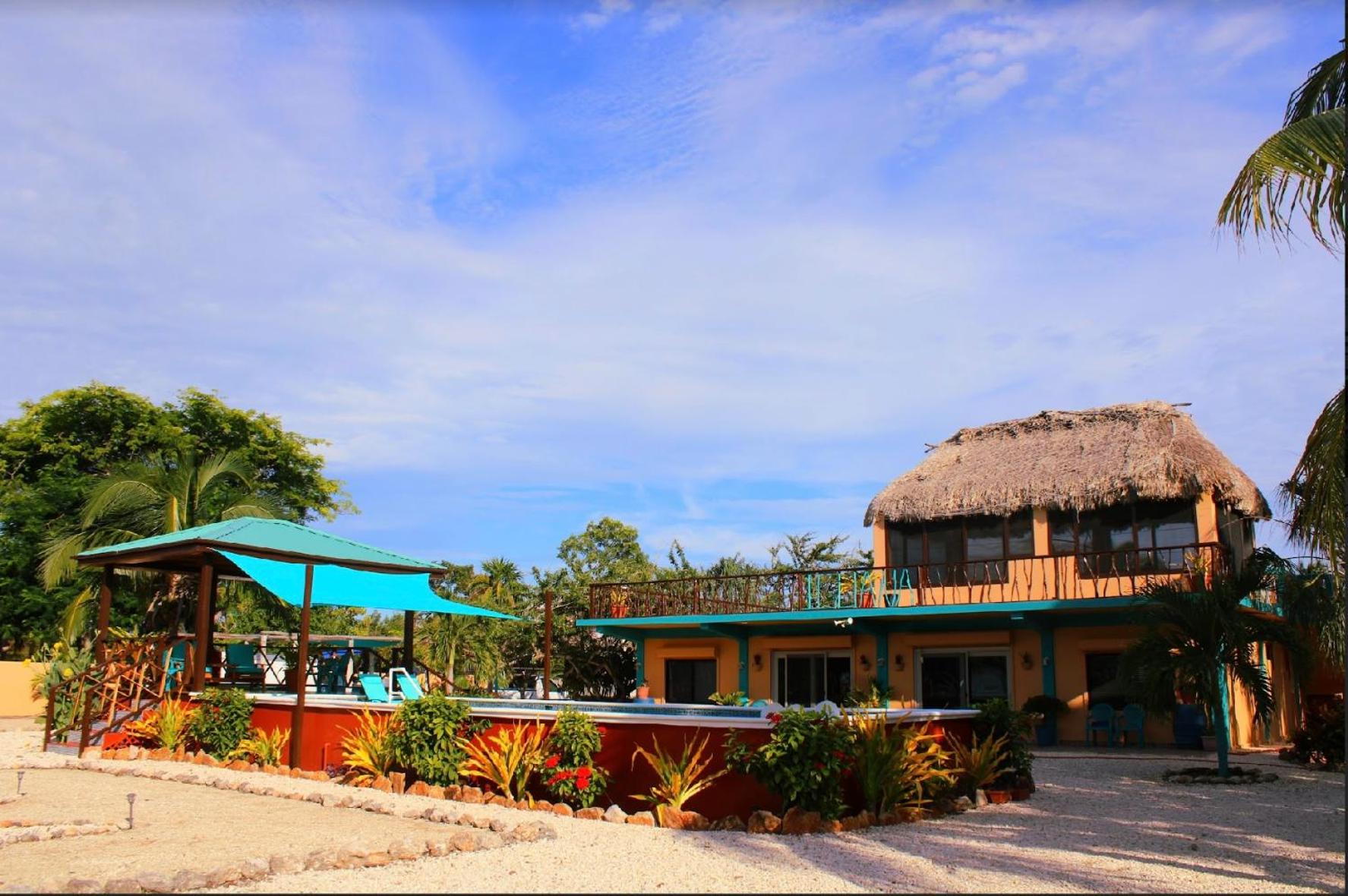 Seafront Caribbean Tropical Luxurious Home in Sarteneja