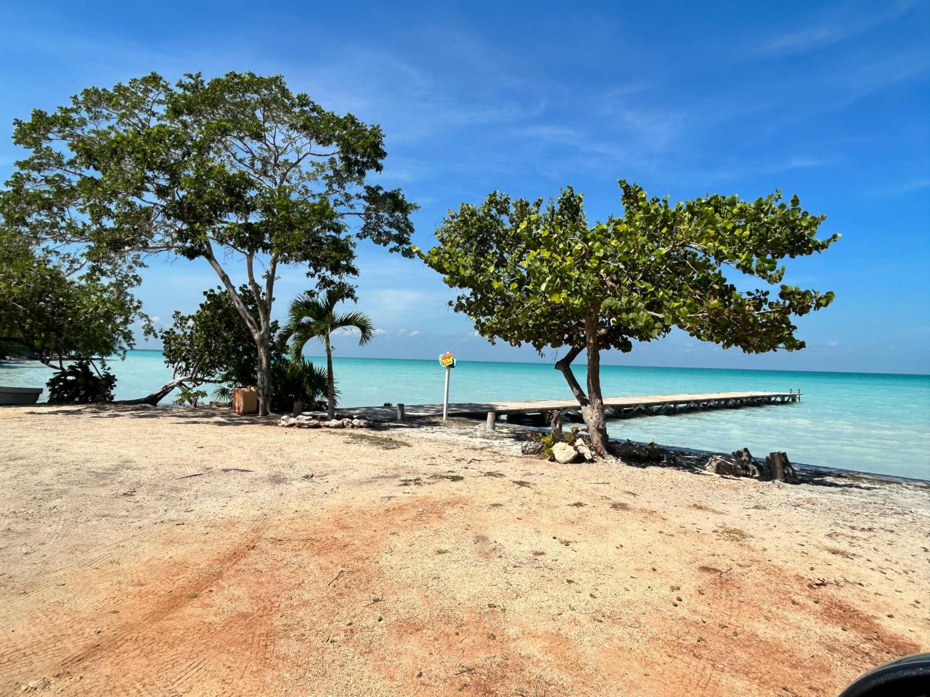 Seafront Caribbean Tropical Luxurious Home in Sarteneja