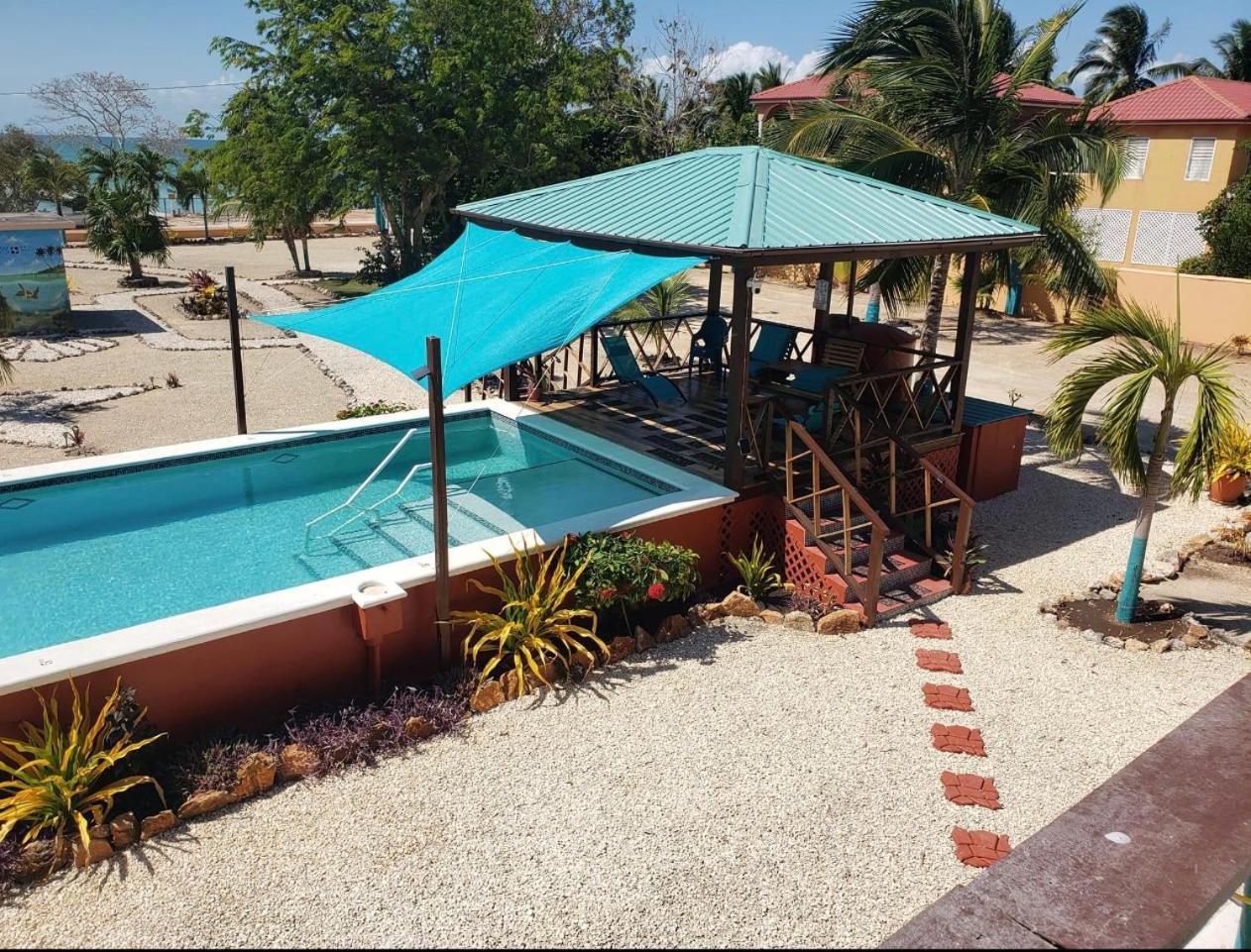 Seafront Caribbean Tropical Luxurious Home in Sarteneja