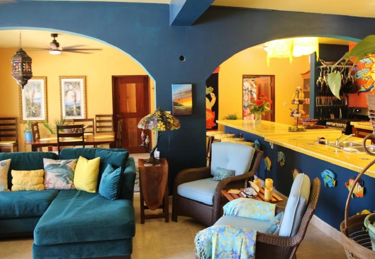 Seafront Caribbean Tropical Luxurious Home in Sarteneja