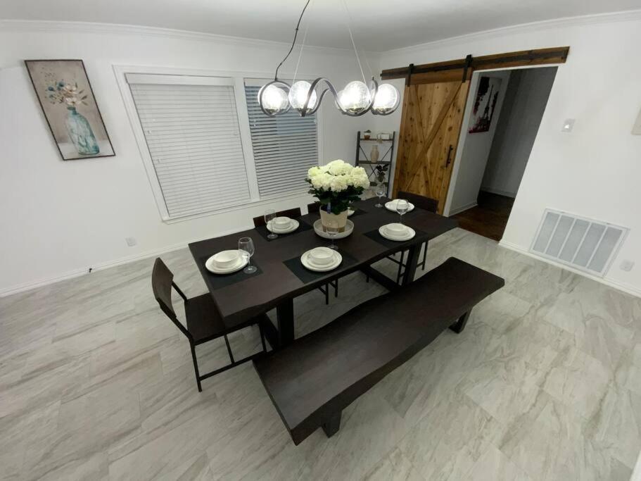 Stephenville Vacations - The Lilliane - Property Image 9