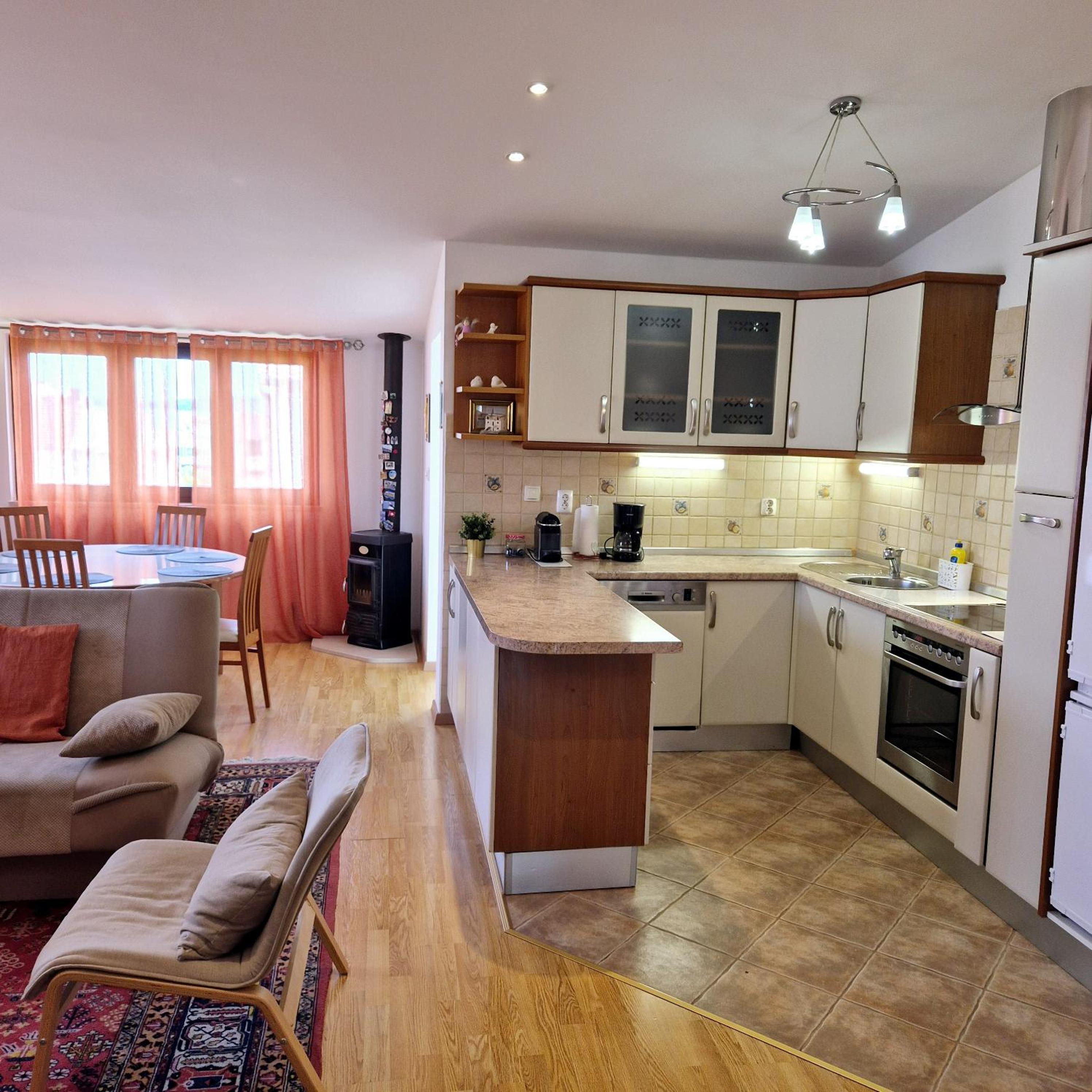Villa Olivia - Beach & Pool Apartments near Split & Trogir