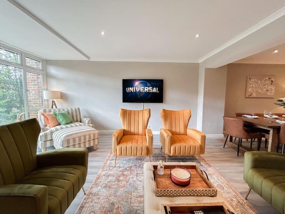 Large 6 bedroom Residence Retreat in Holland Park