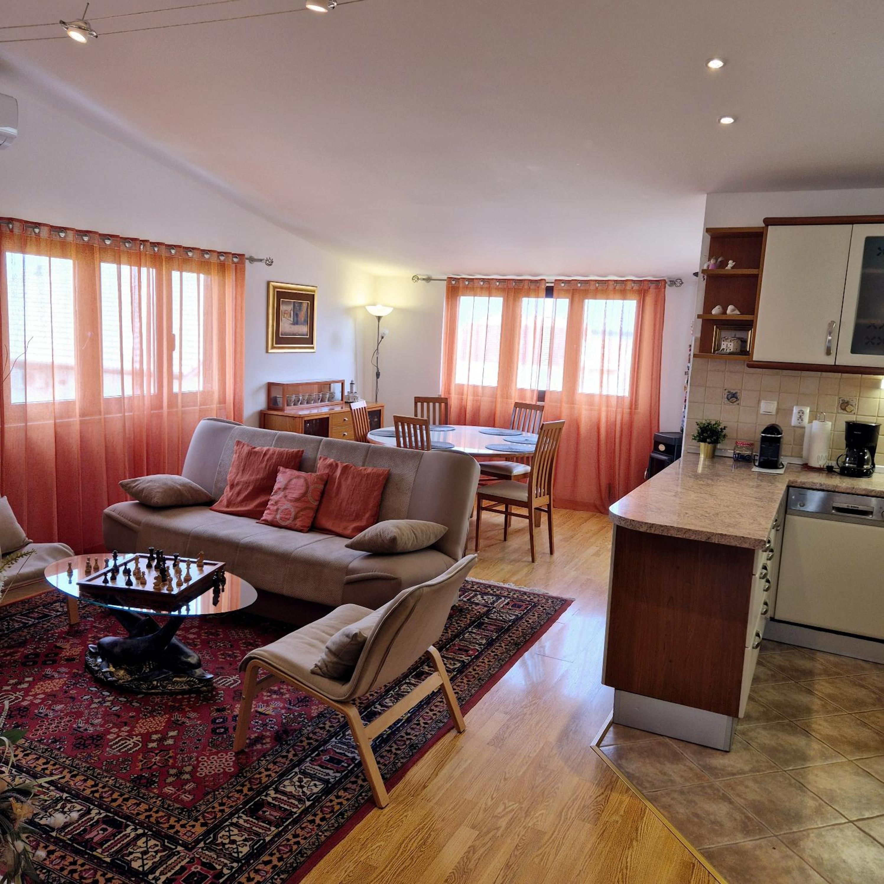 Villa Olivia - Beach & Pool Apartments near Split & Trogir