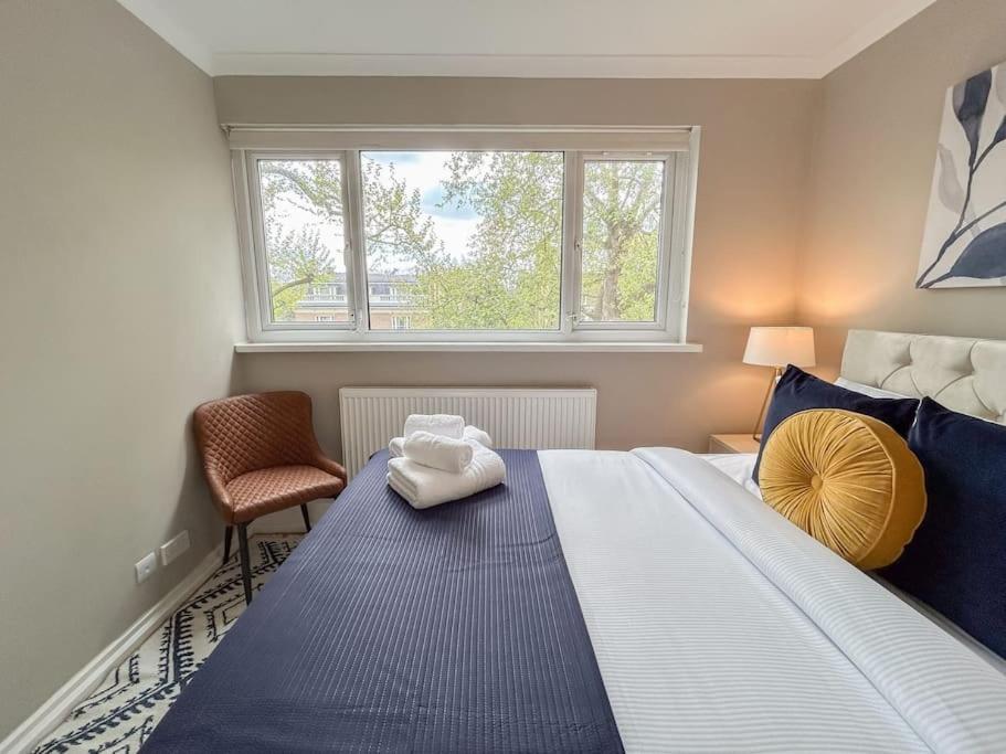 Large 6 bedroom Residence Retreat in Holland Park